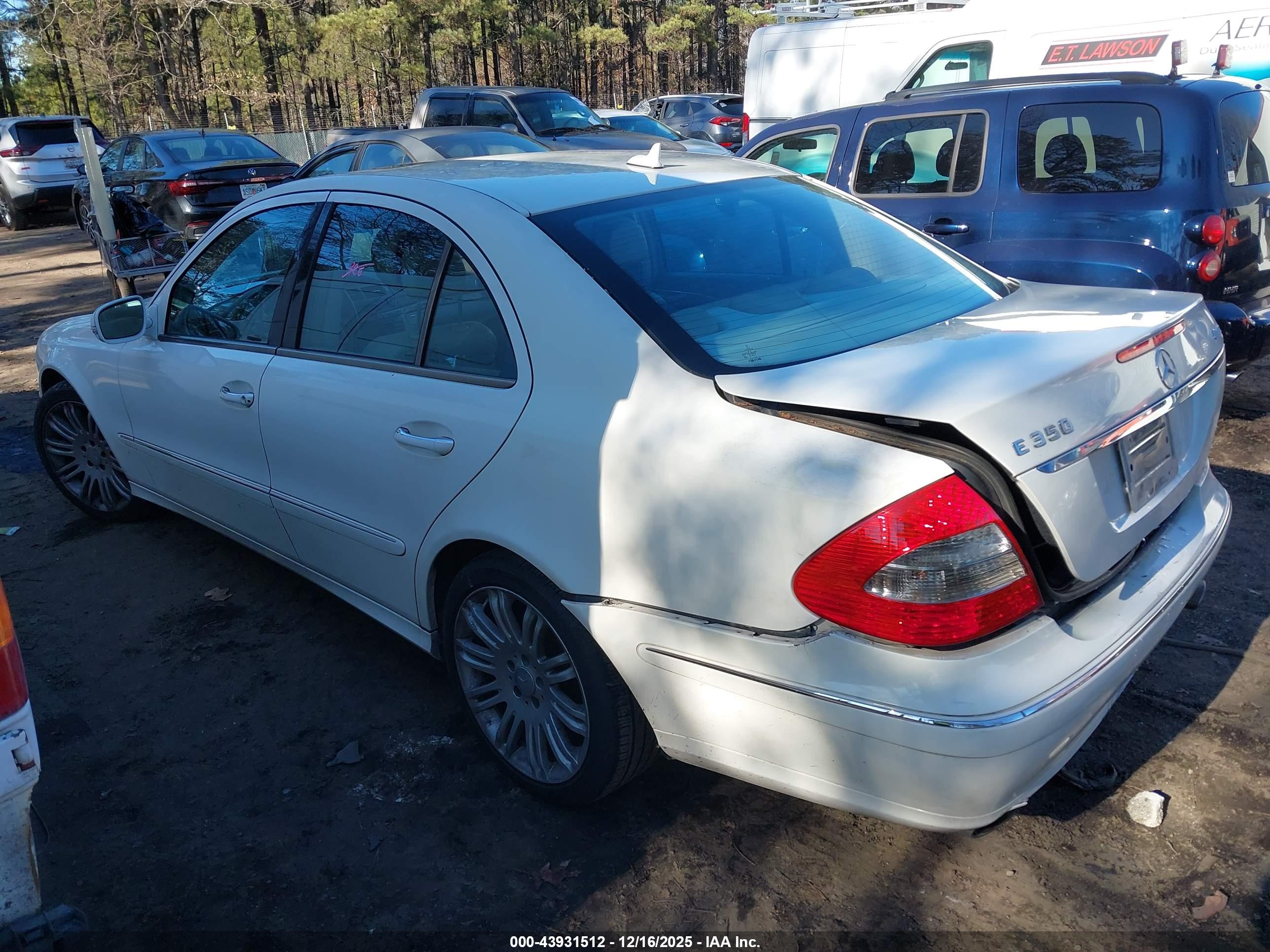 MERCEDES-BENZ E image 3
