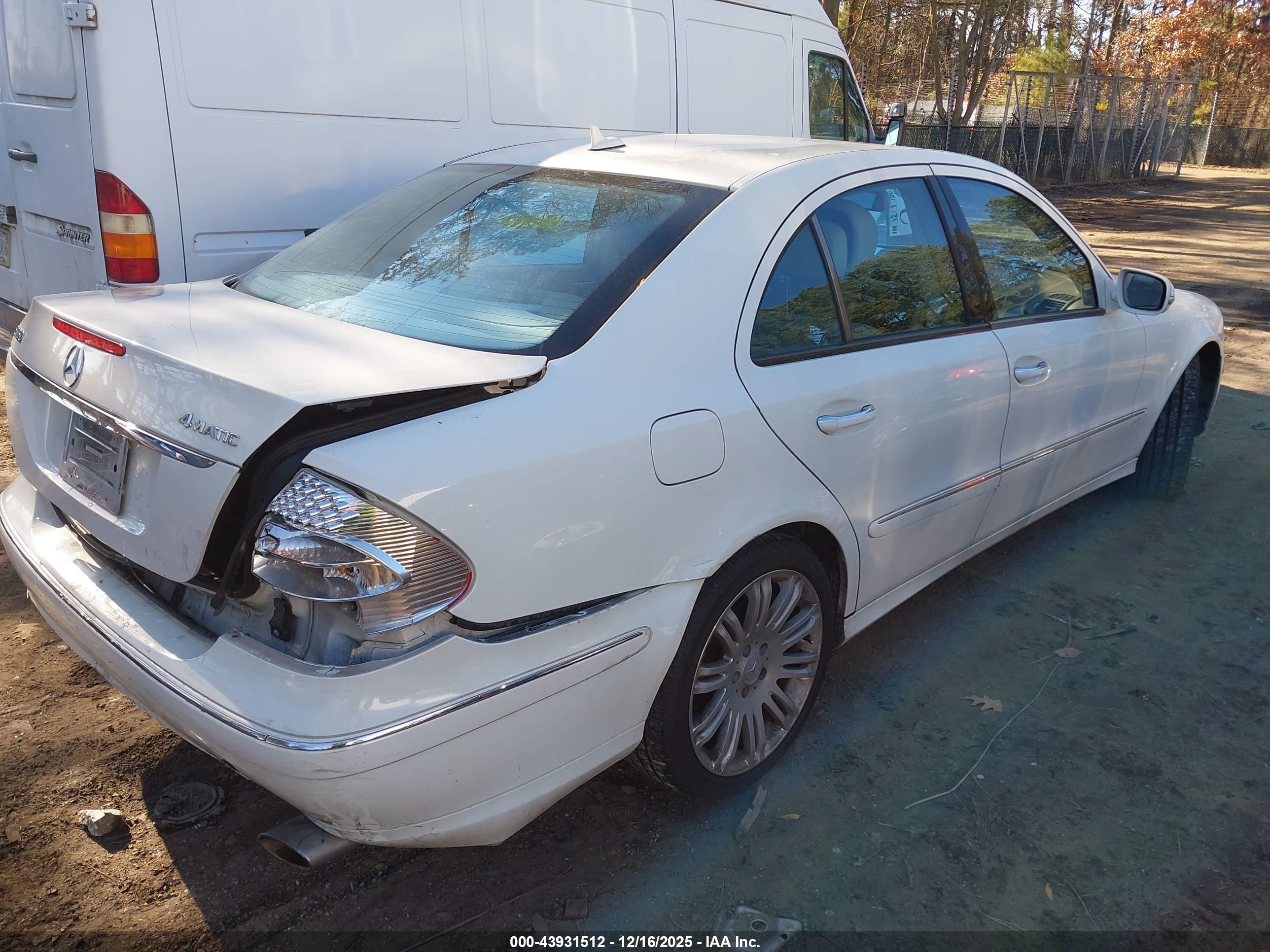 MERCEDES-BENZ E image 4
