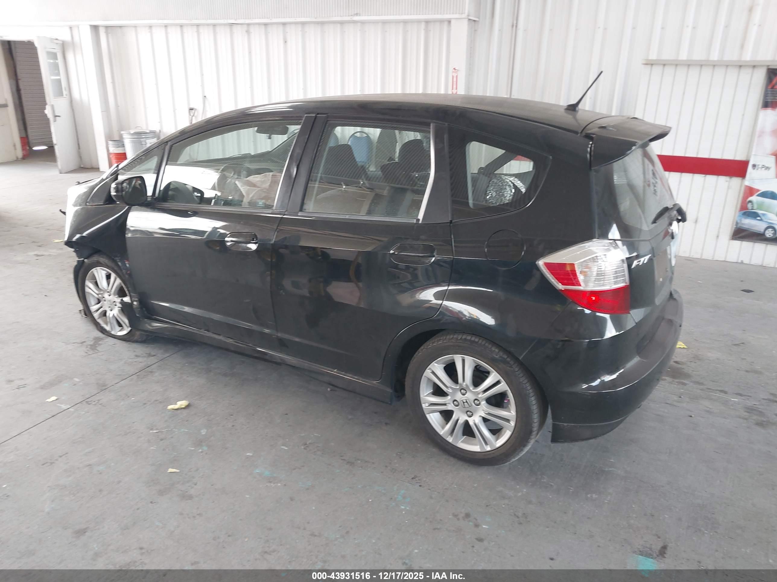 HONDA FIT image 3