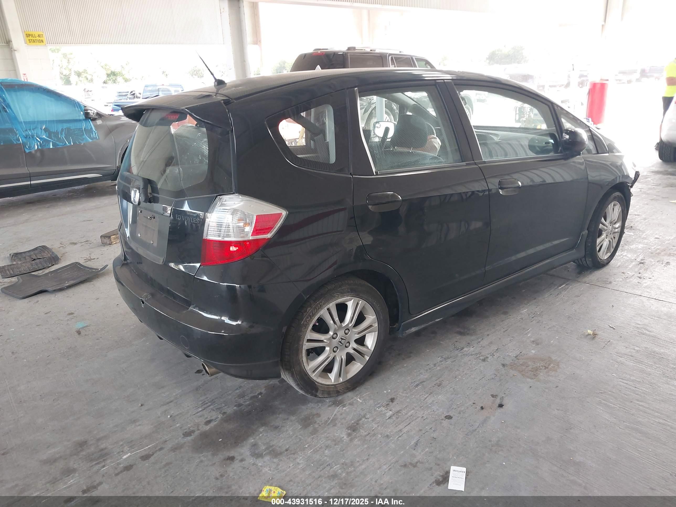 HONDA FIT image 4