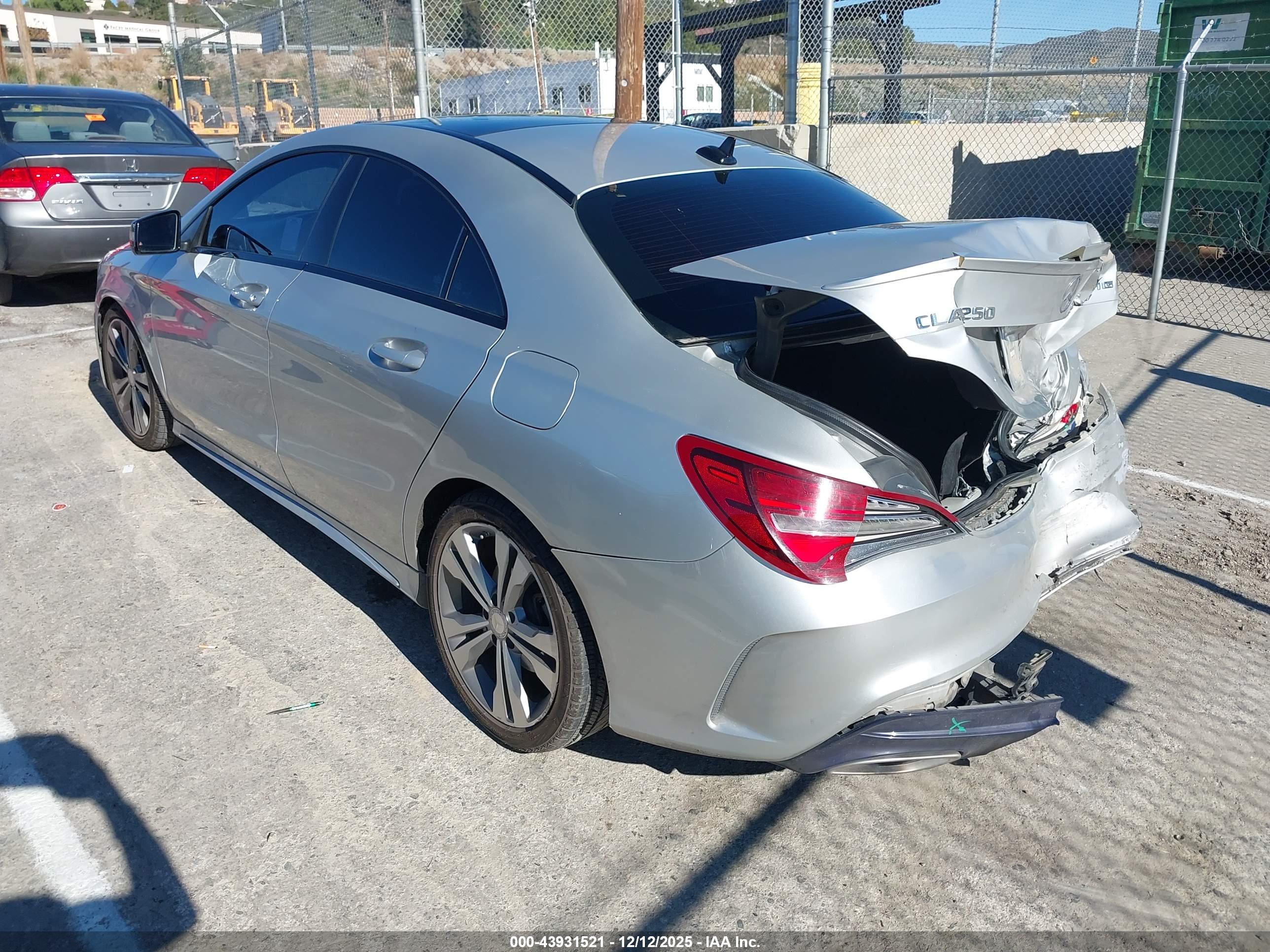 MERCEDES-BENZ CLA image 3
