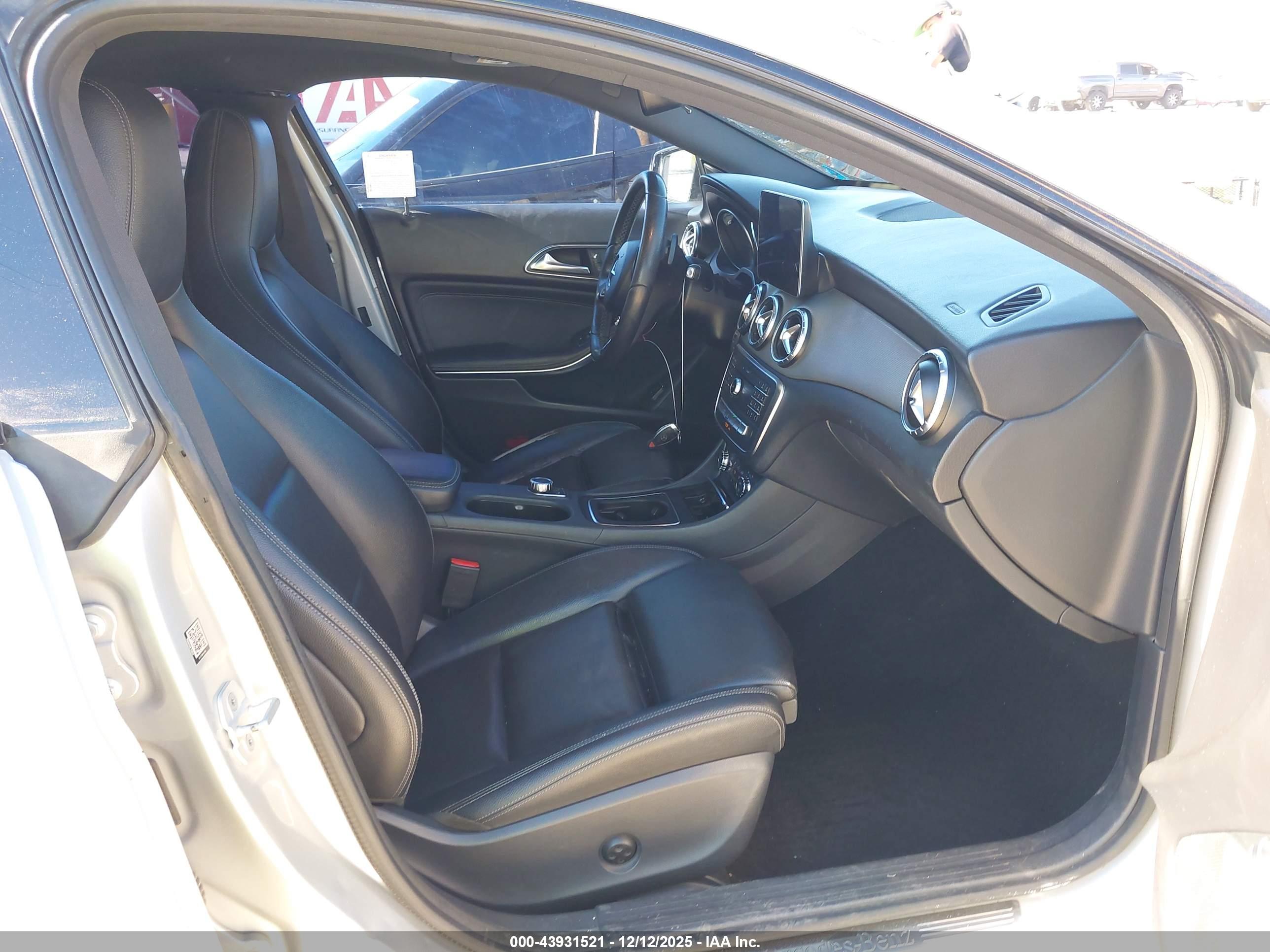 MERCEDES-BENZ CLA image 5