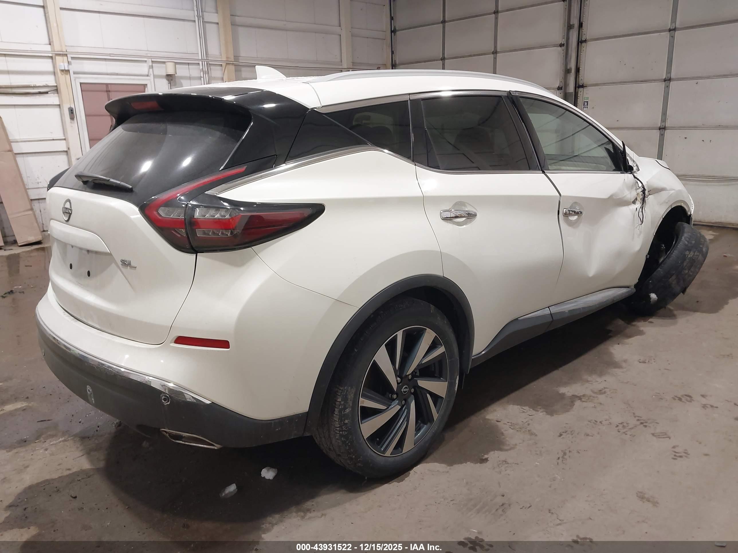 NISSAN MURANO image 4