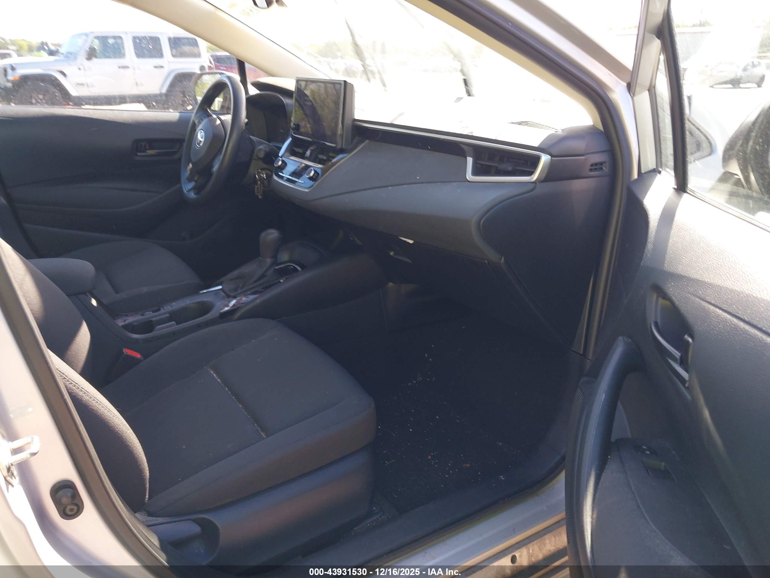 TOYOTA COROLLA image 5