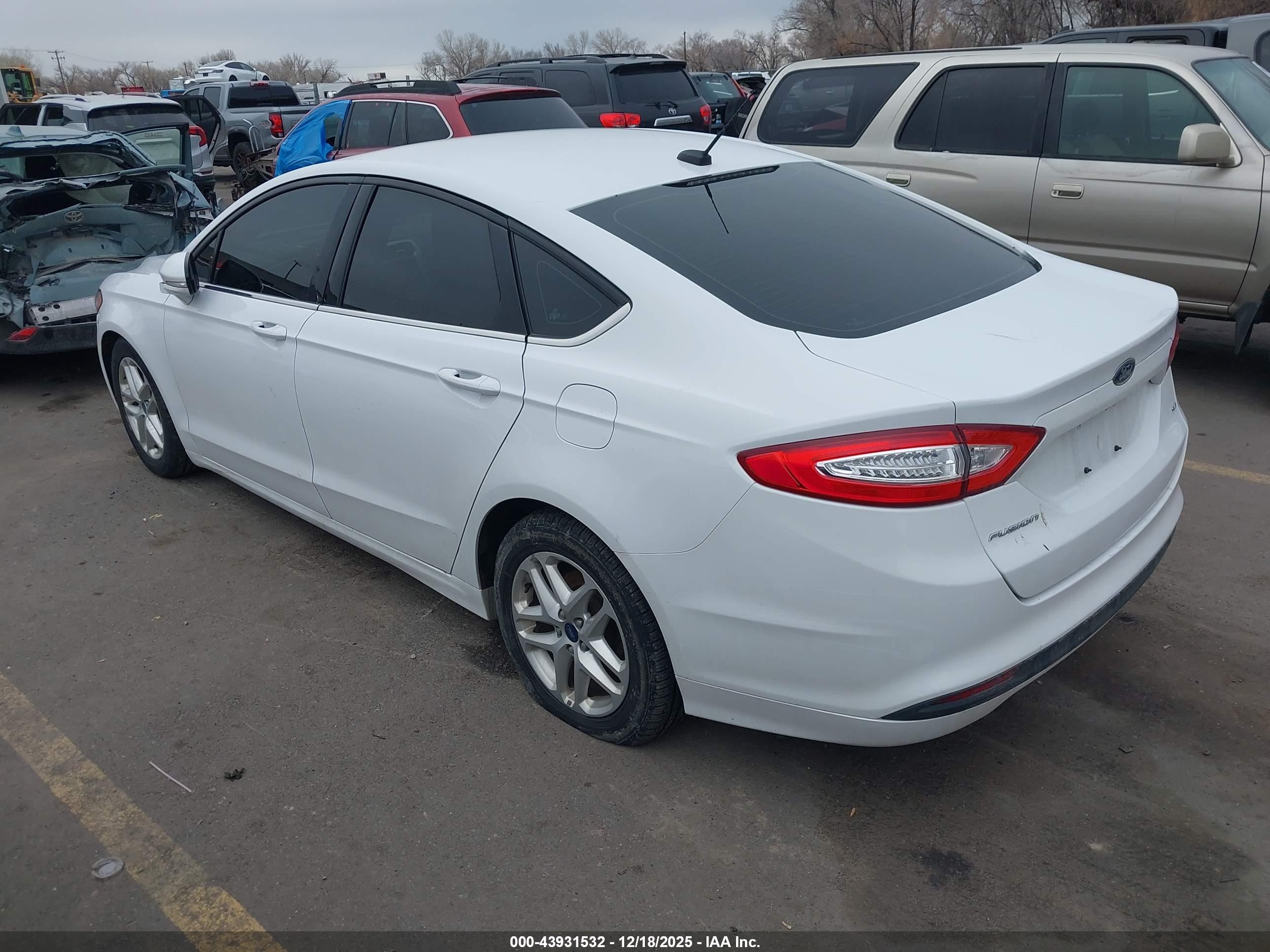 FORD FUSION image 3