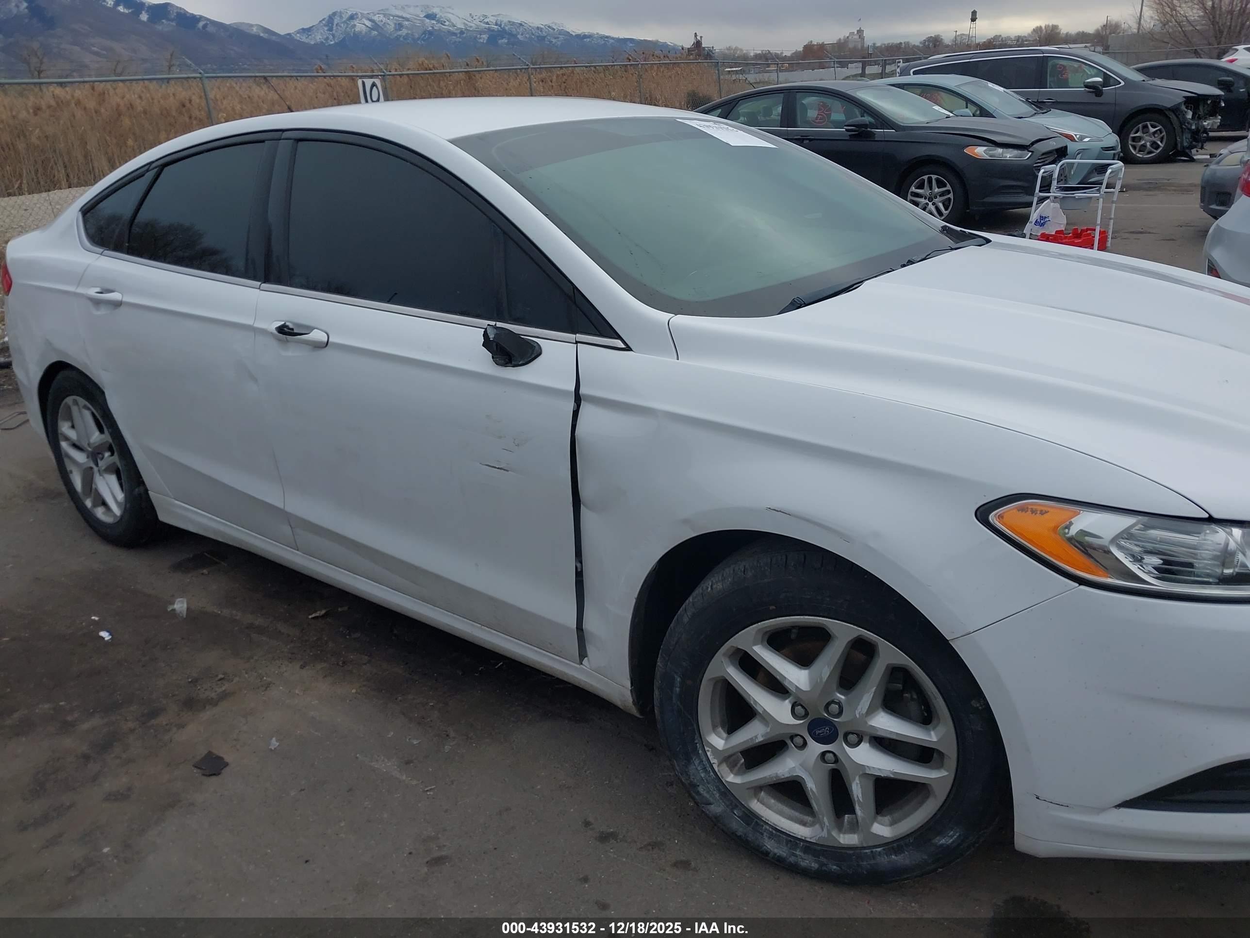 FORD FUSION image 6