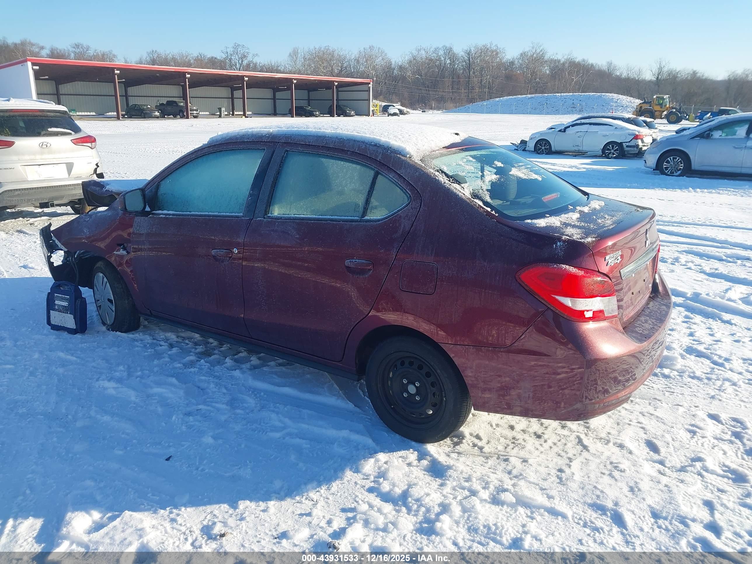 MITSUBISHI MIRAGE image 3