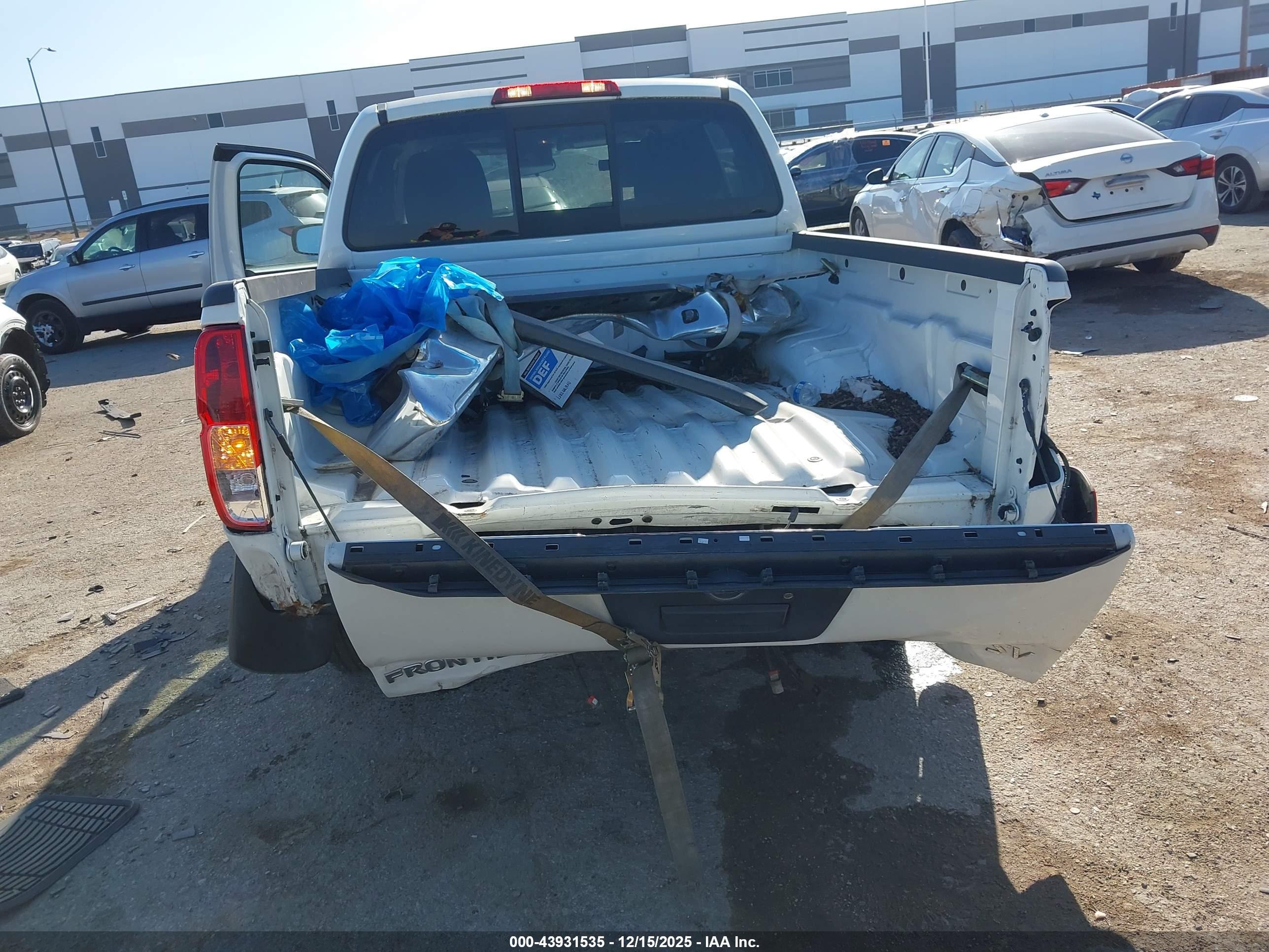 NISSAN FRONTIER image 6