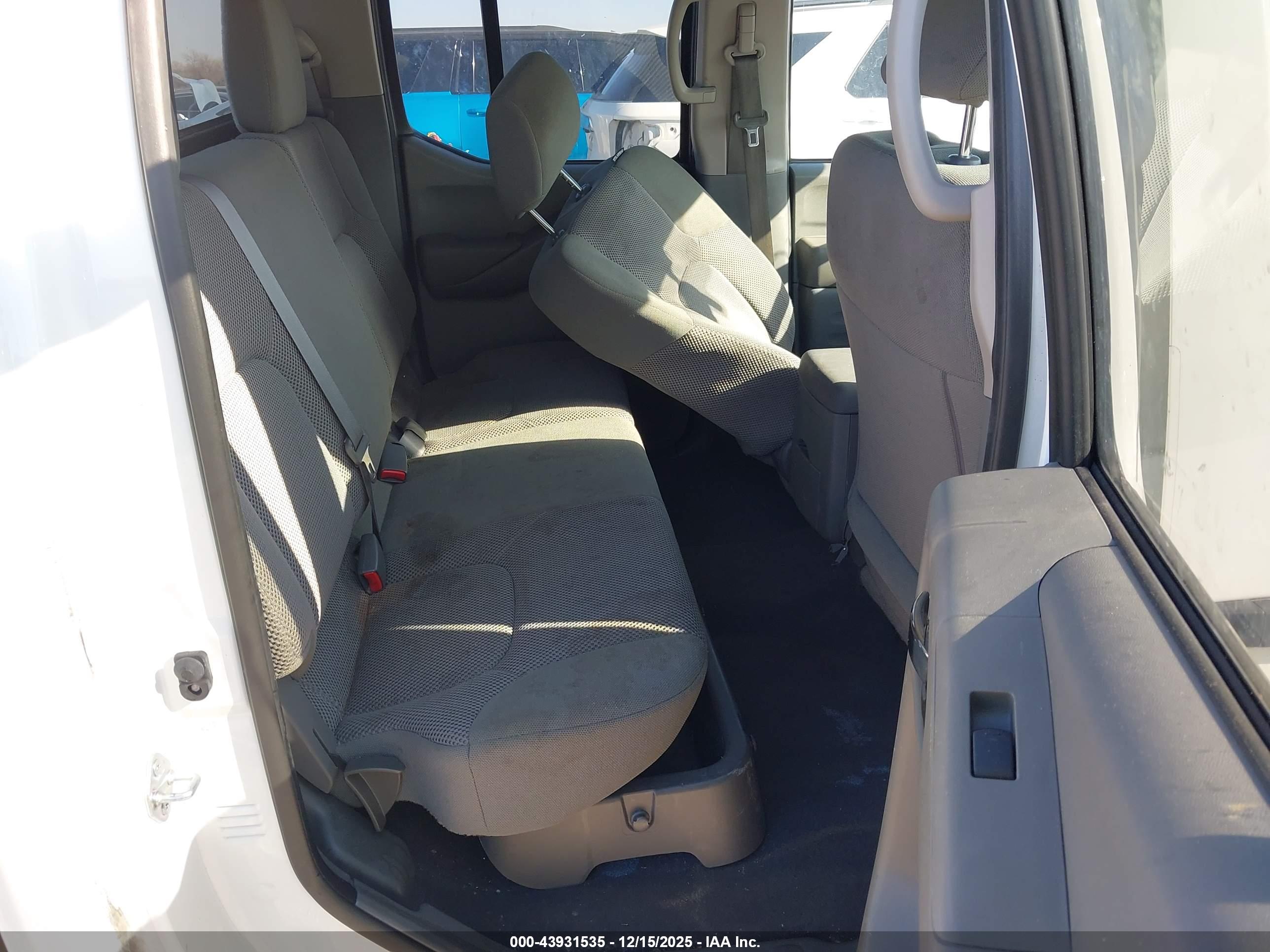 NISSAN FRONTIER image 8