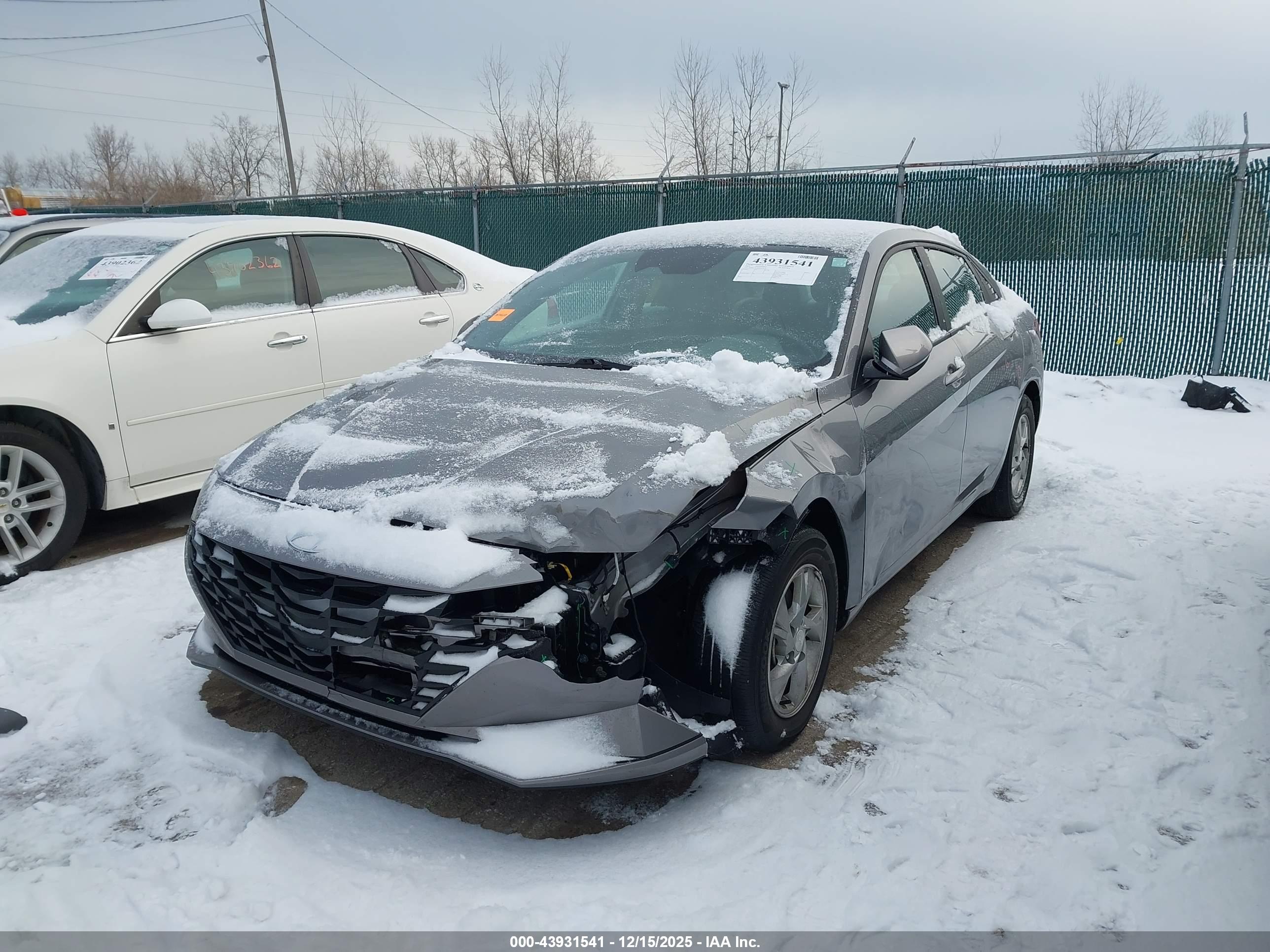 HYUNDAI ELANTRA image 2