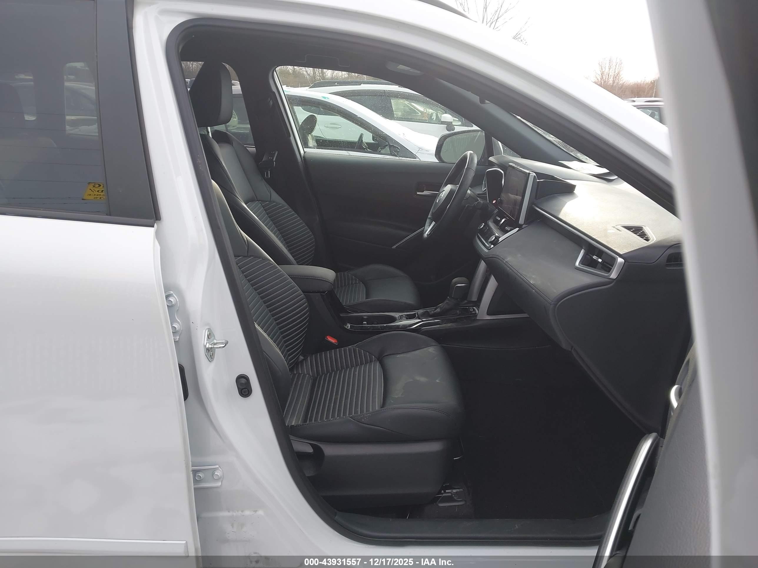 TOYOTA COROLLA image 5