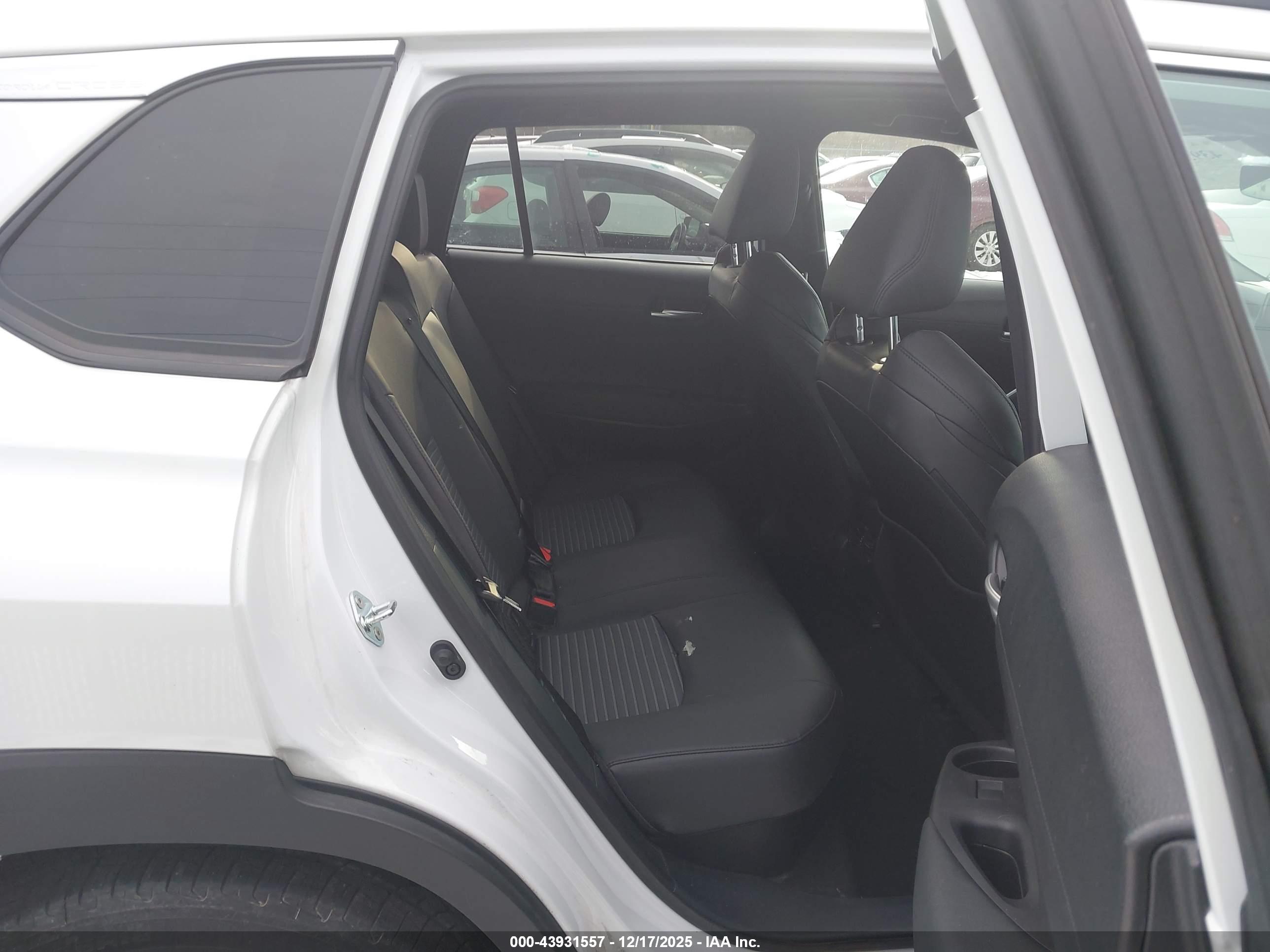 TOYOTA COROLLA image 8