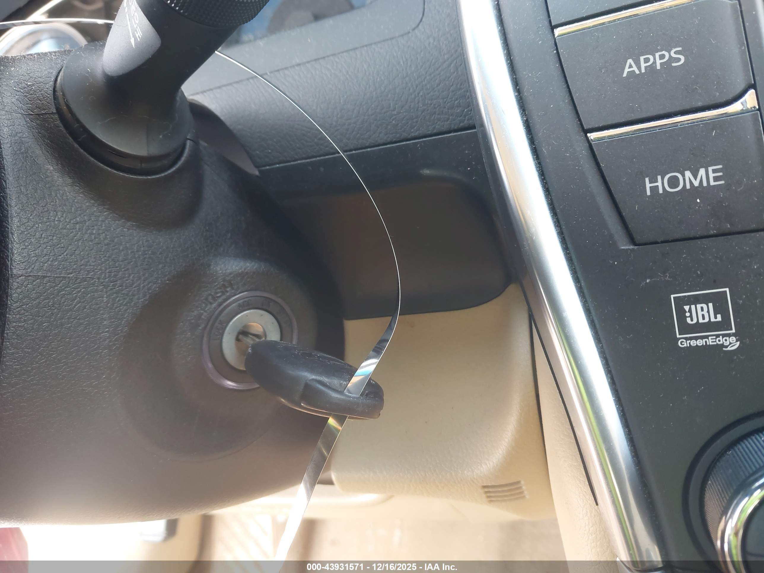 TOYOTA CAMRY image 11