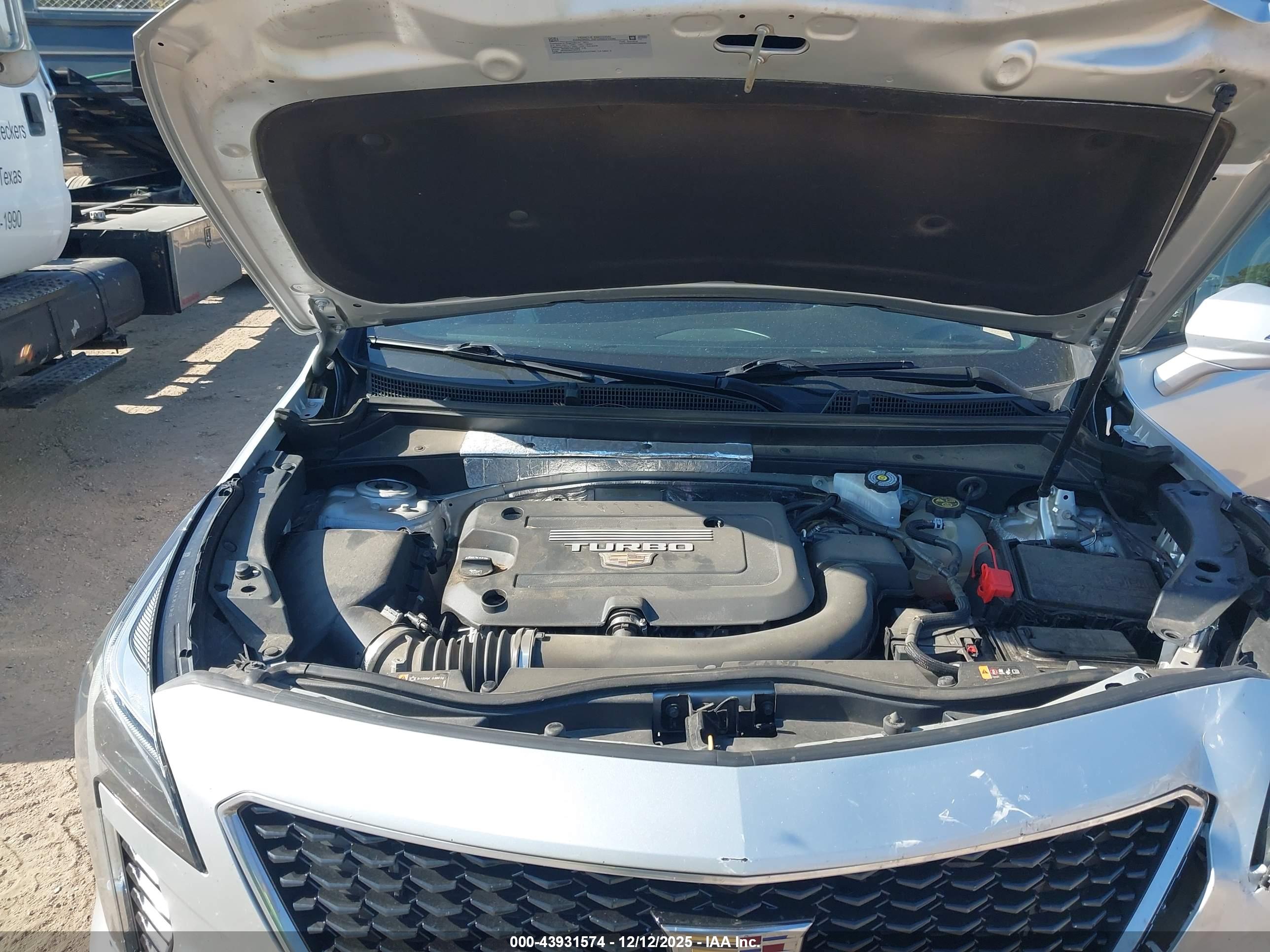 CADILLAC XT4 image 10