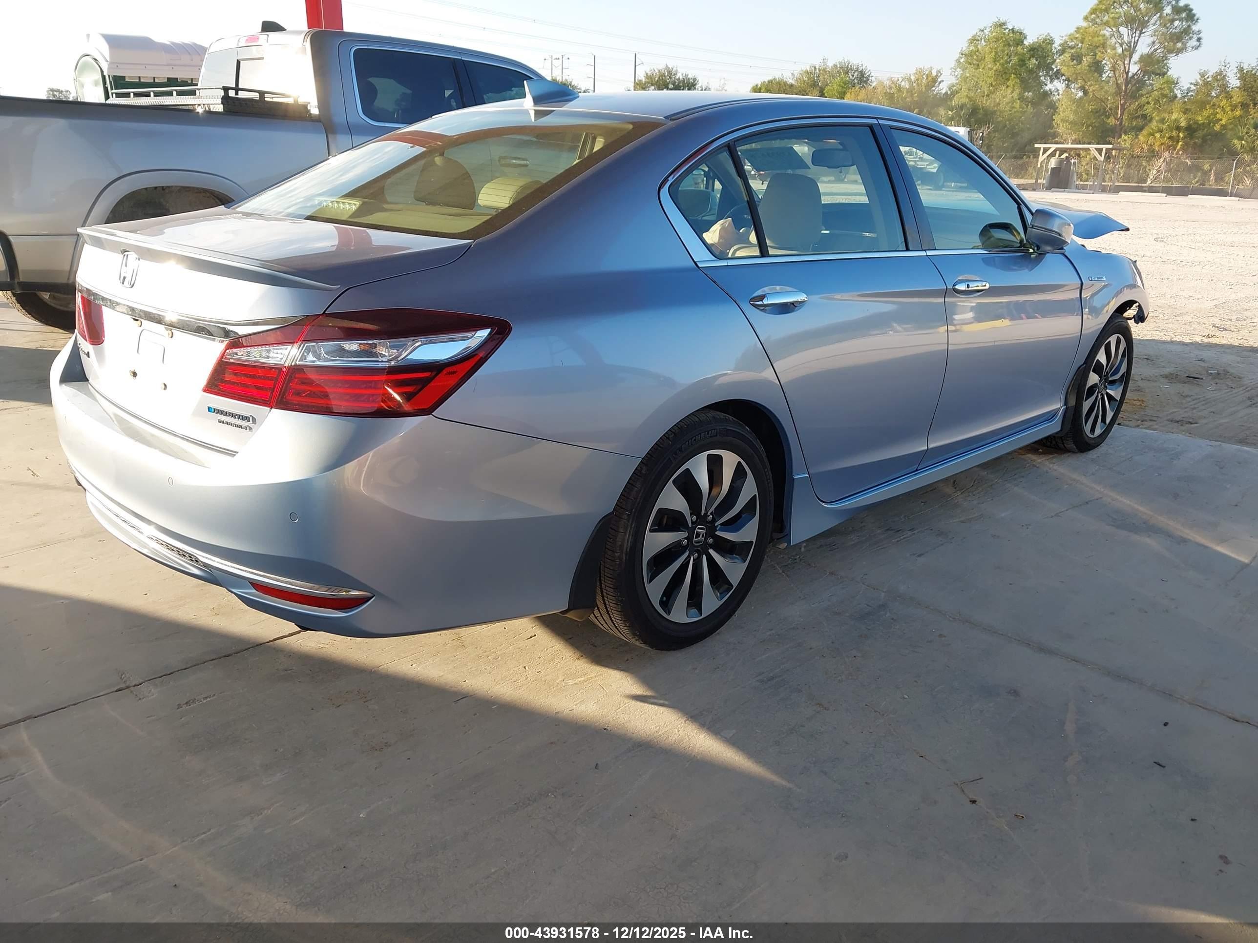 HONDA ACCORD image 4