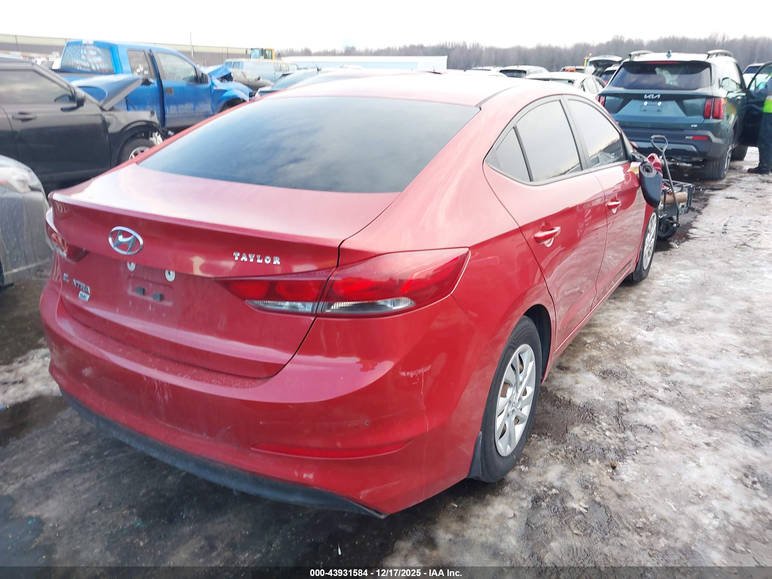 HYUNDAI ELANTRA image 4