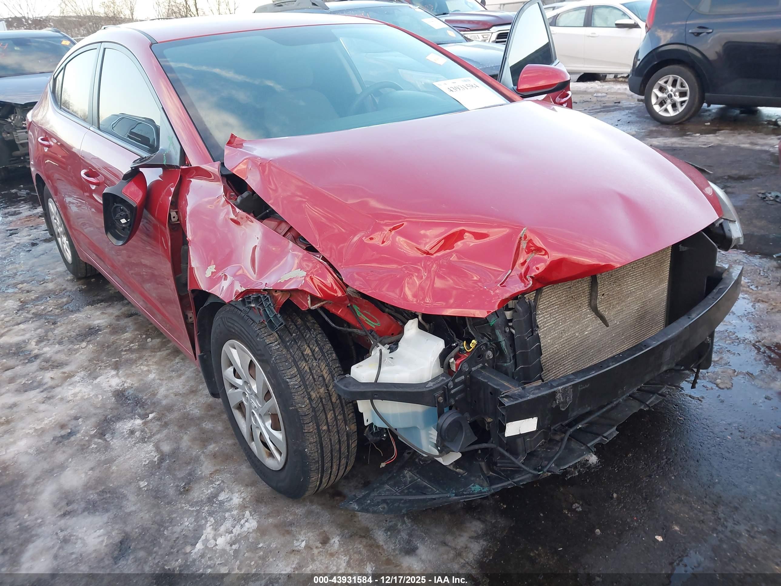 HYUNDAI ELANTRA image 6