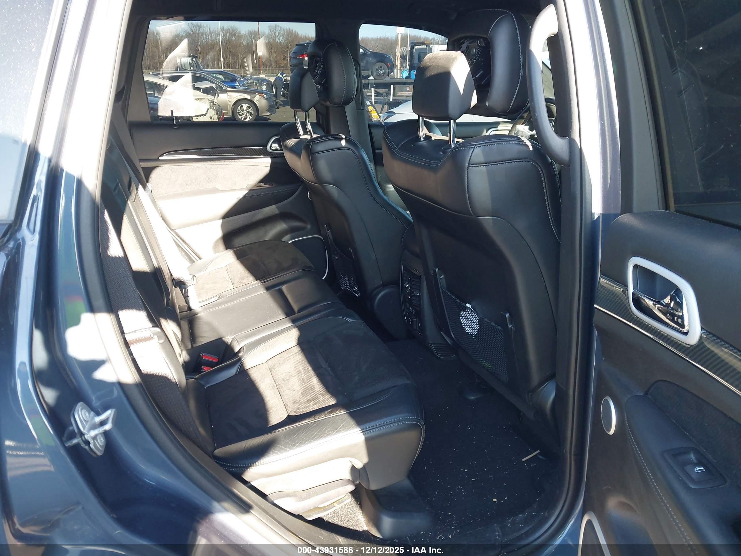 JEEP GRAND image 8