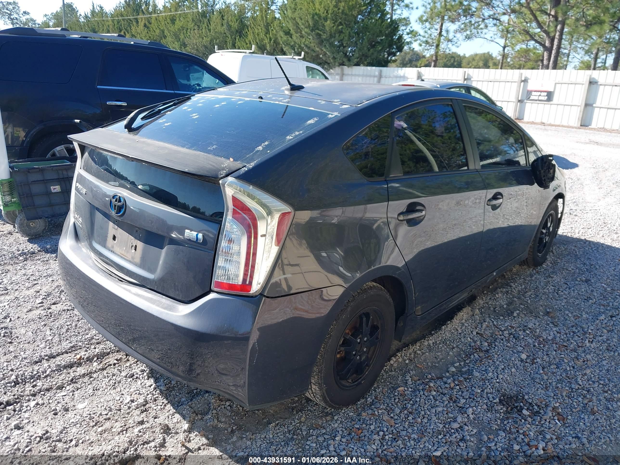 TOYOTA PRIUS image 4