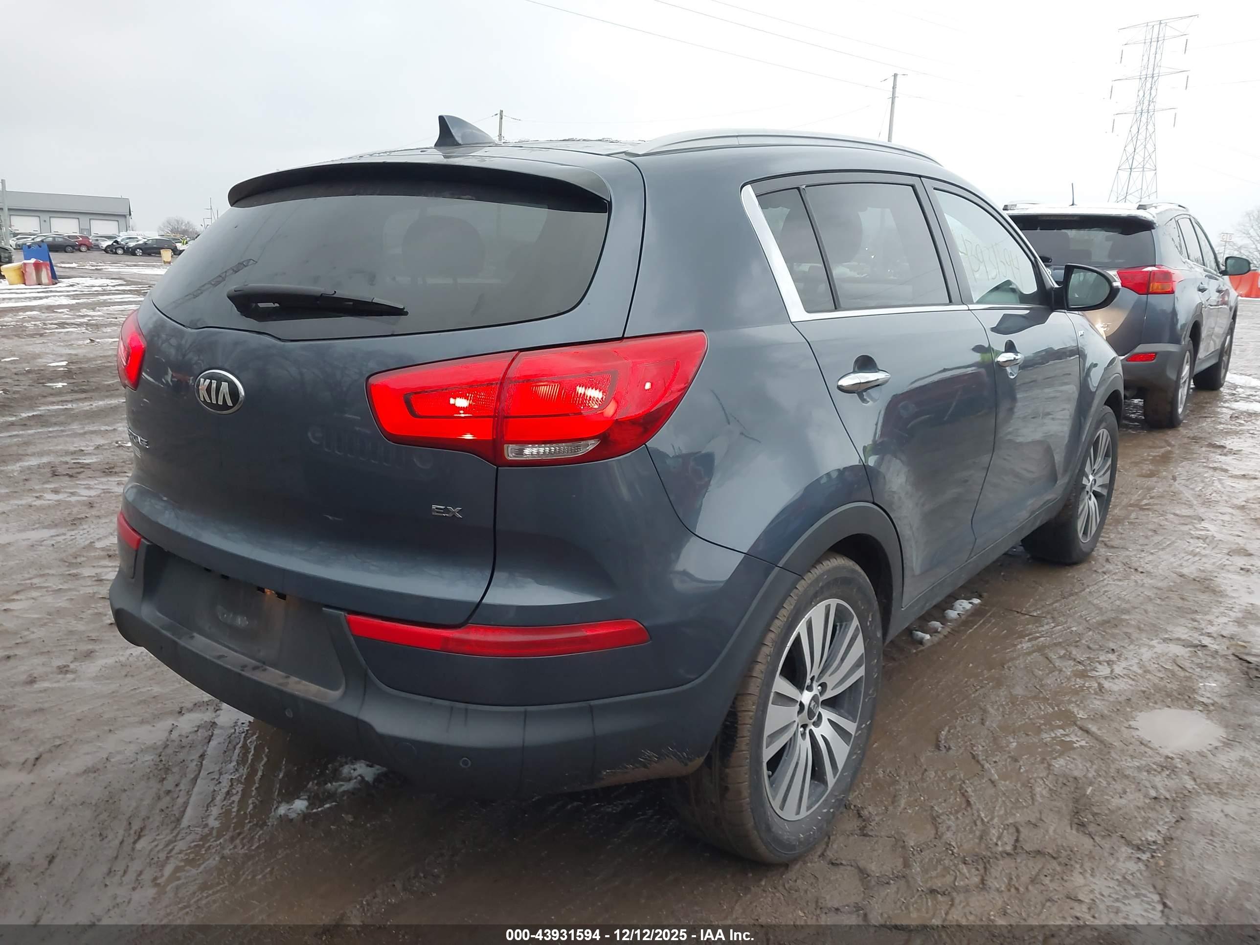 KIA SPORTAGE image 4