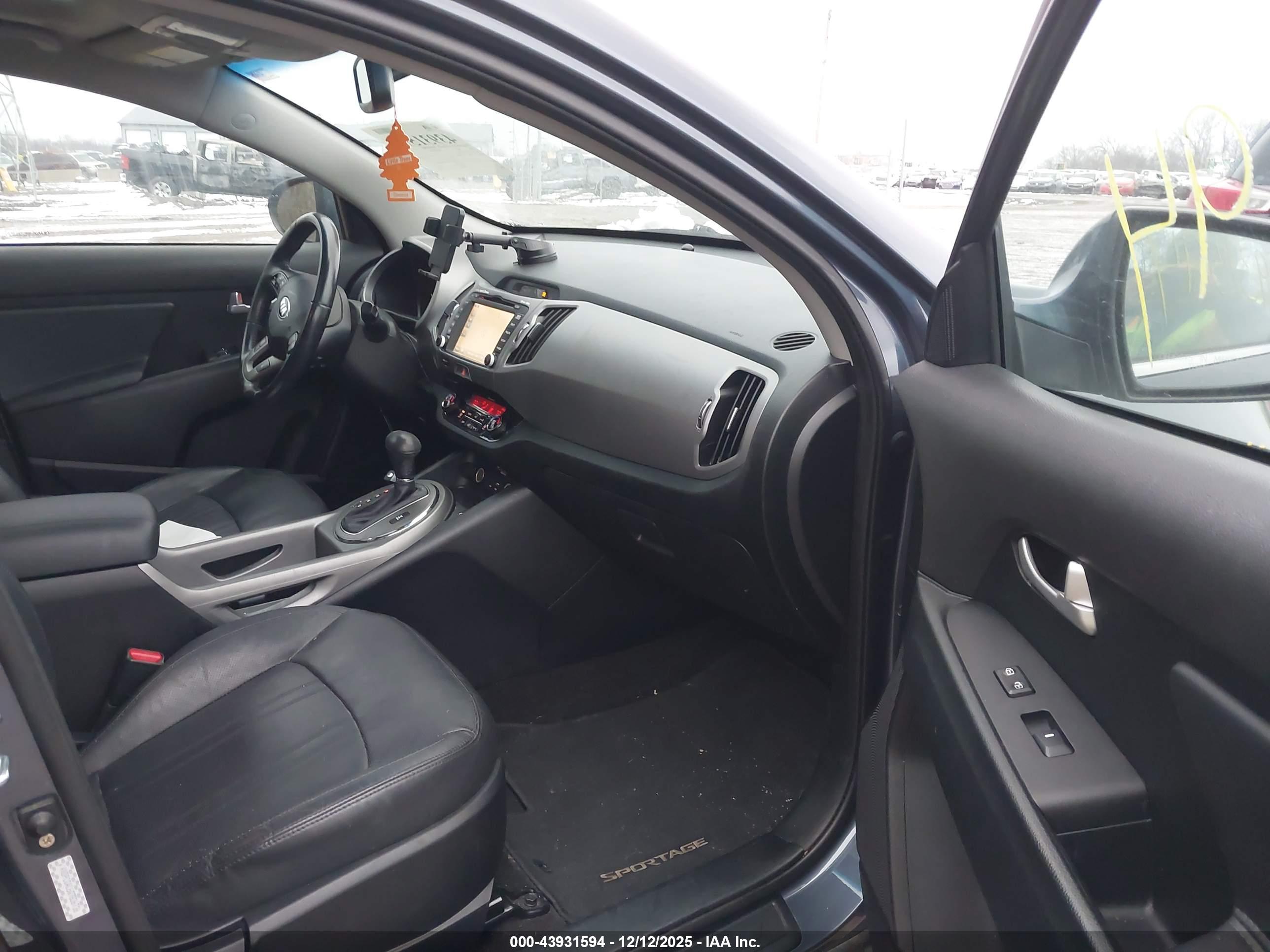 KIA SPORTAGE image 5