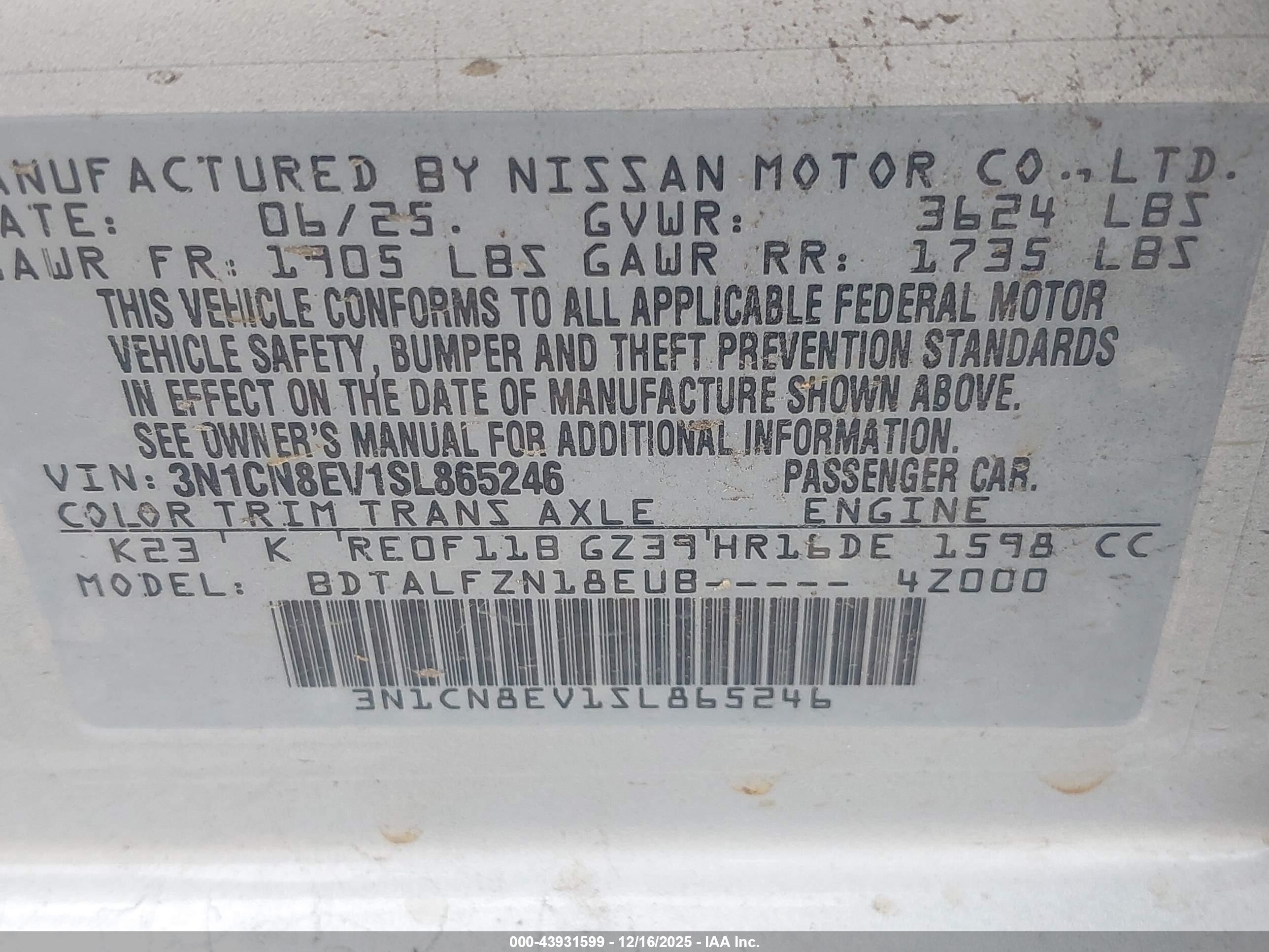 NISSAN VERSA image 9
