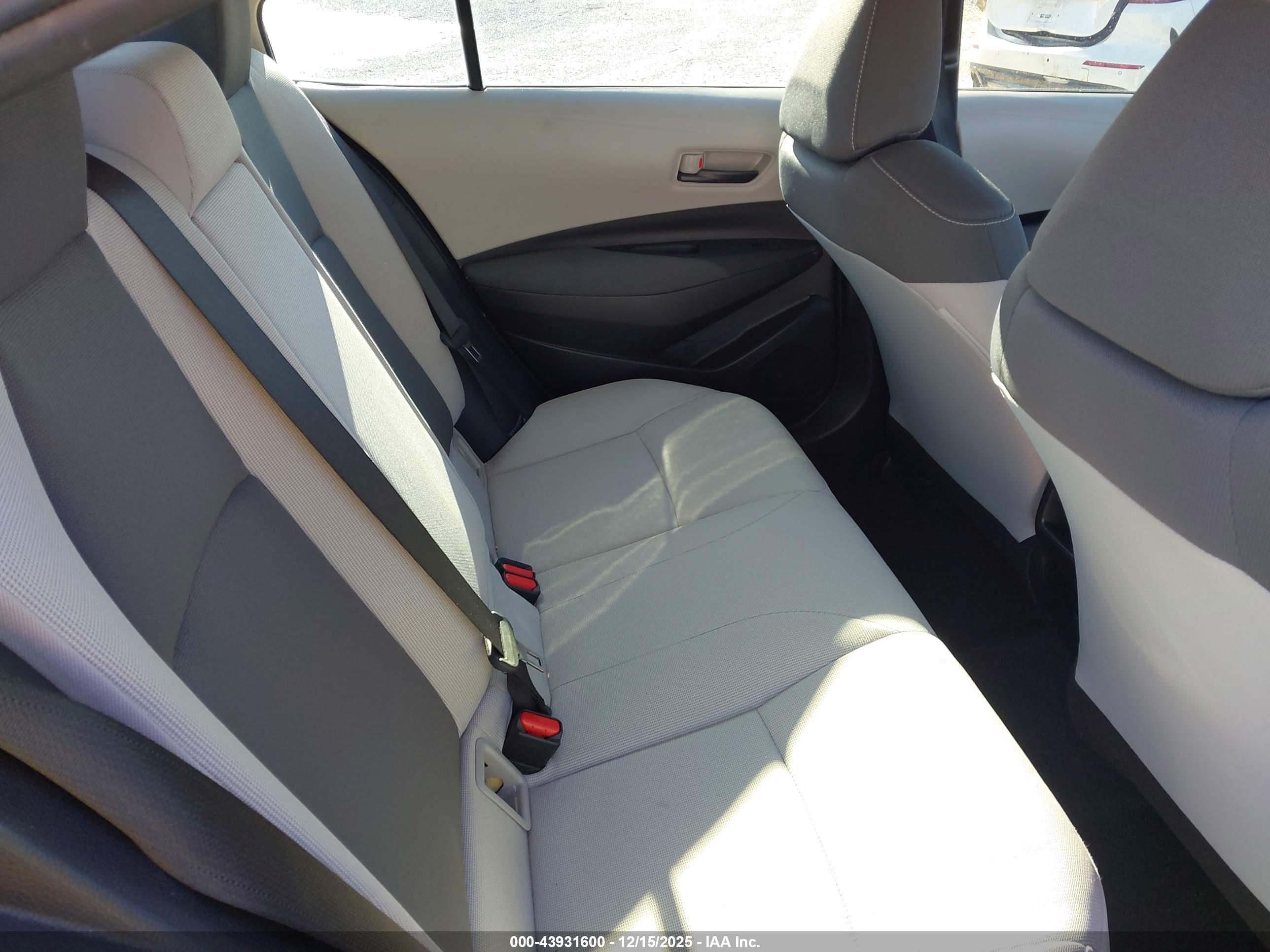 TOYOTA COROLLA image 8