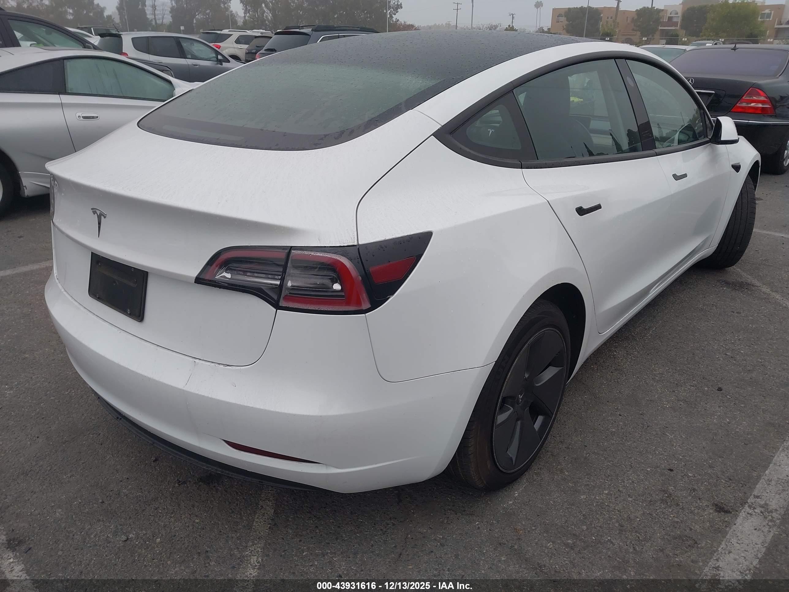 TESLA MODEL image 4