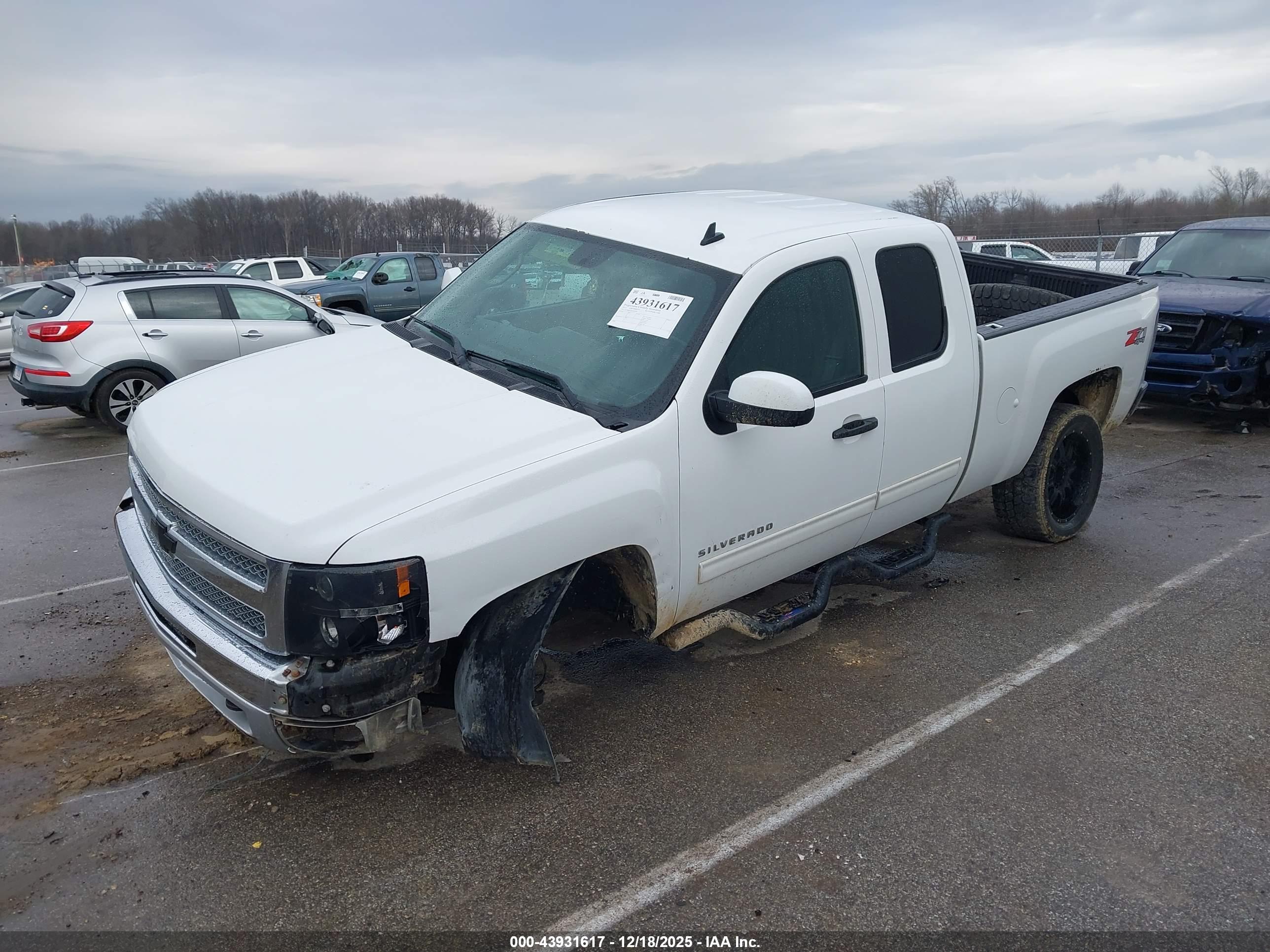 CHEVROLET SILVERADO image 2