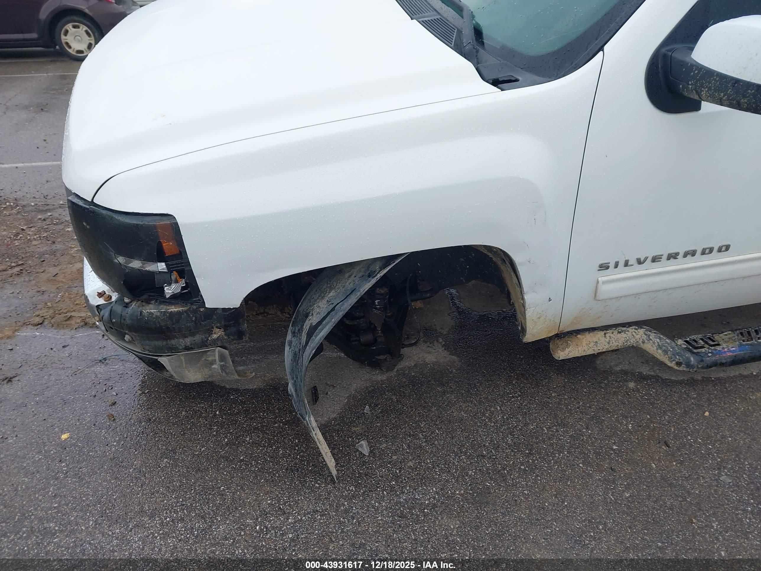 CHEVROLET SILVERADO image 6