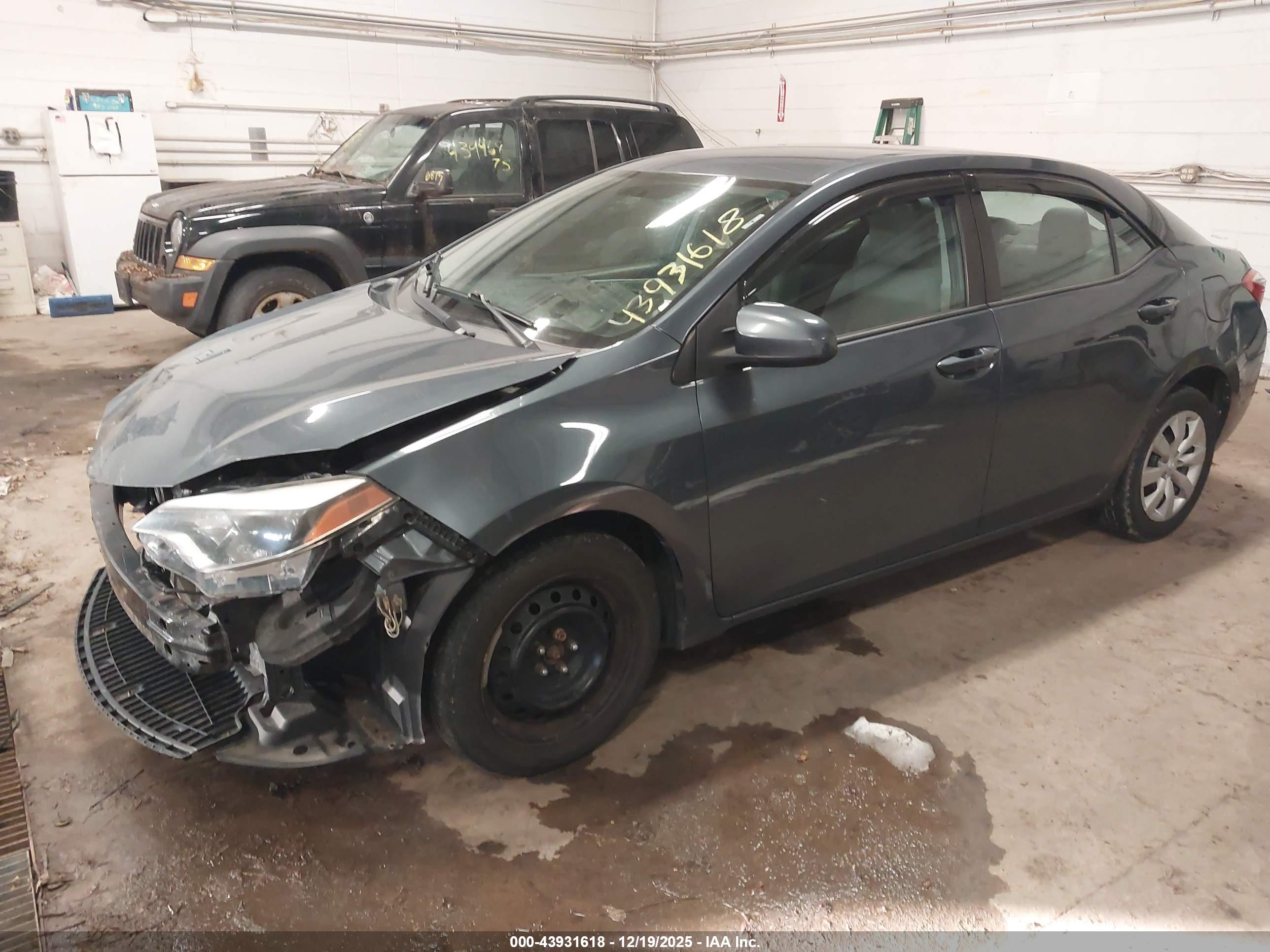 TOYOTA COROLLA image 2