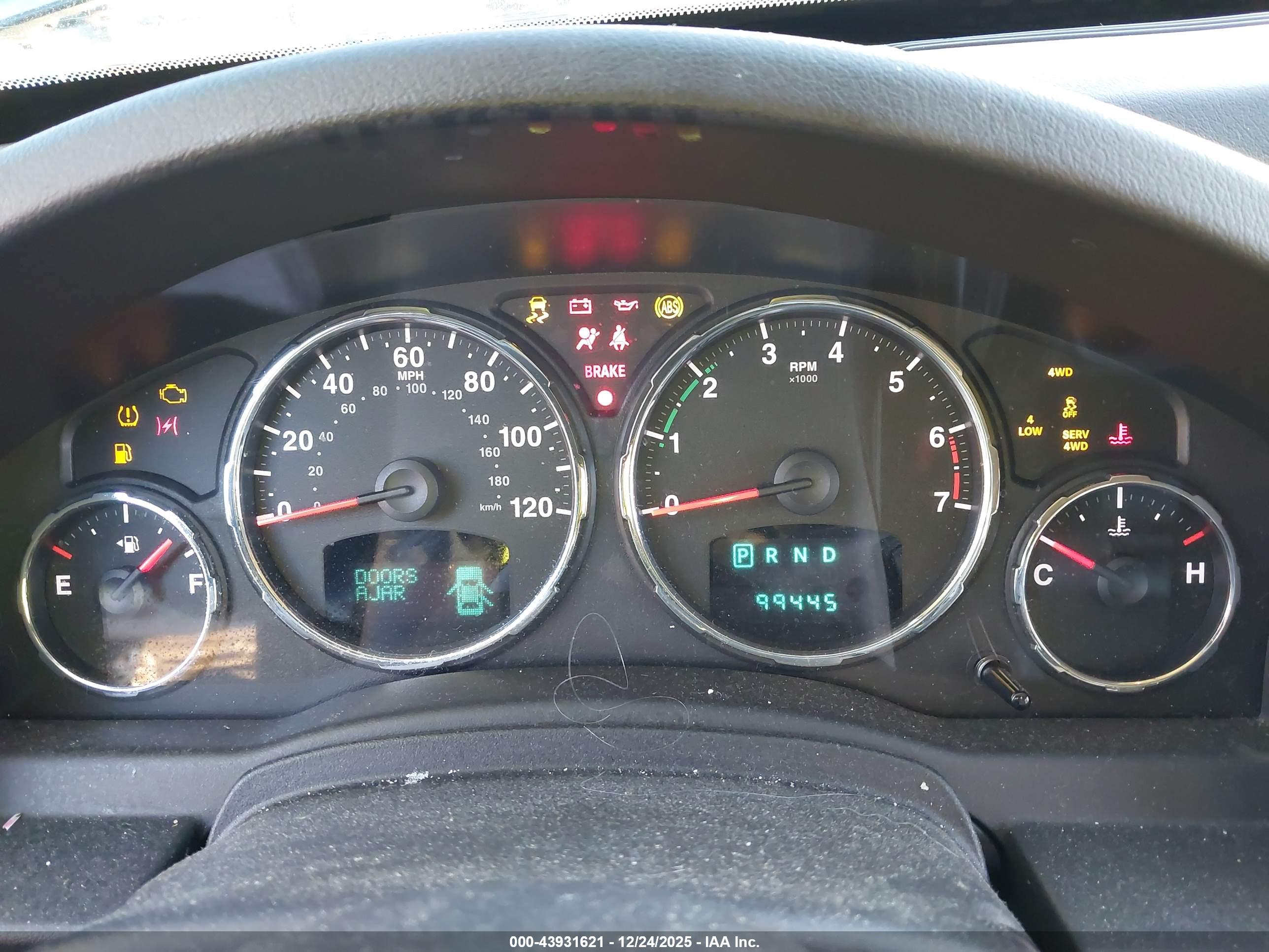 JEEP LIBERTY image 7