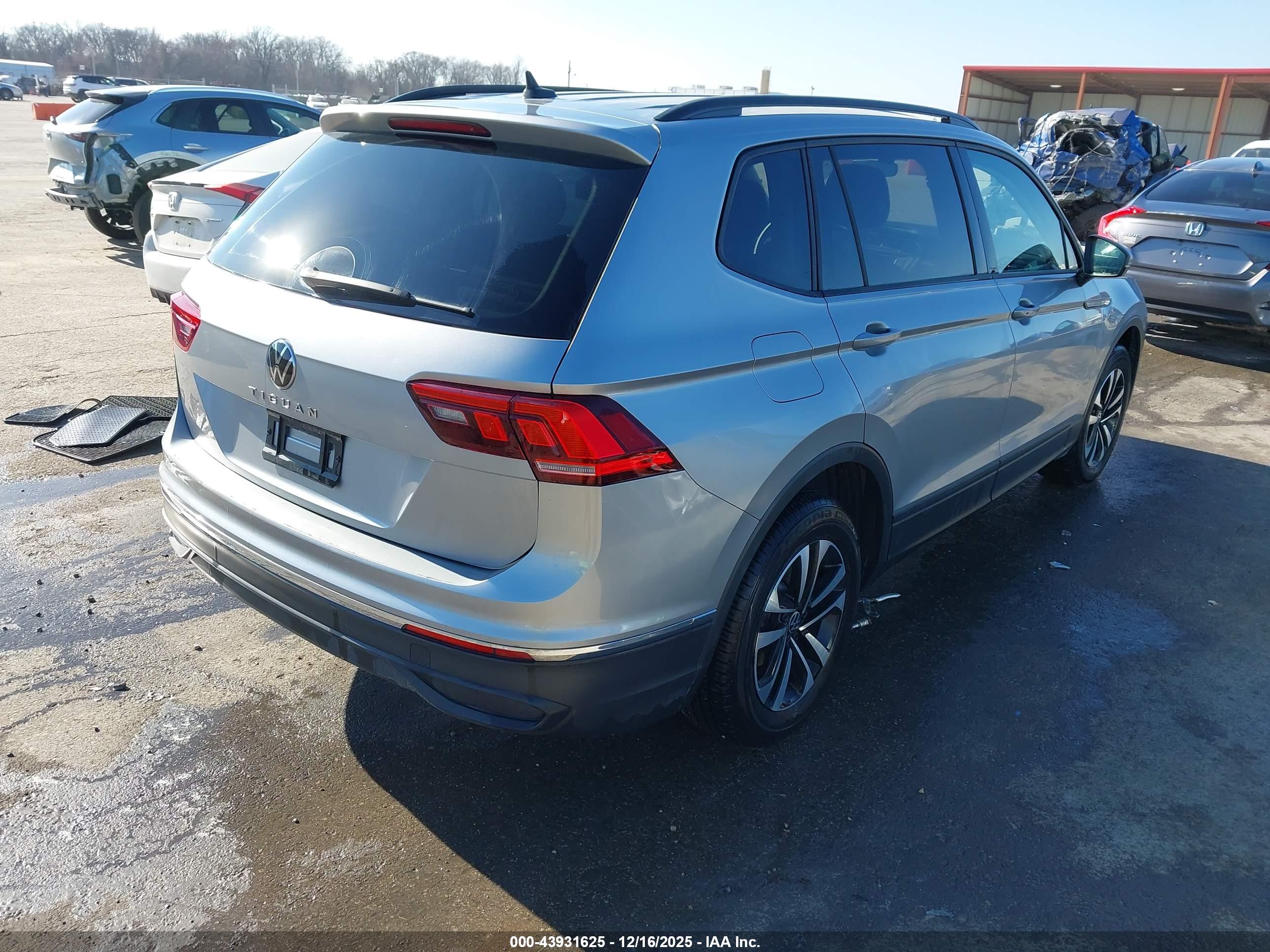 VOLKSWAGEN TIGUAN image 4