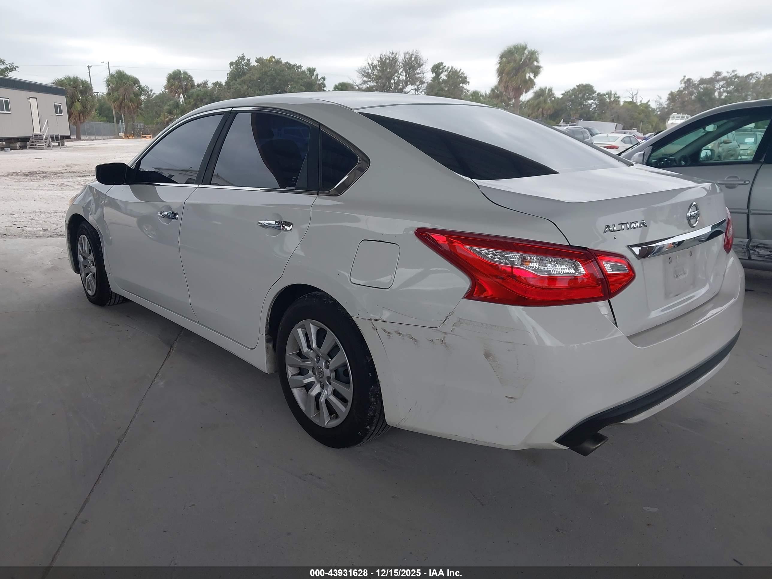 NISSAN ALTIMA image 3