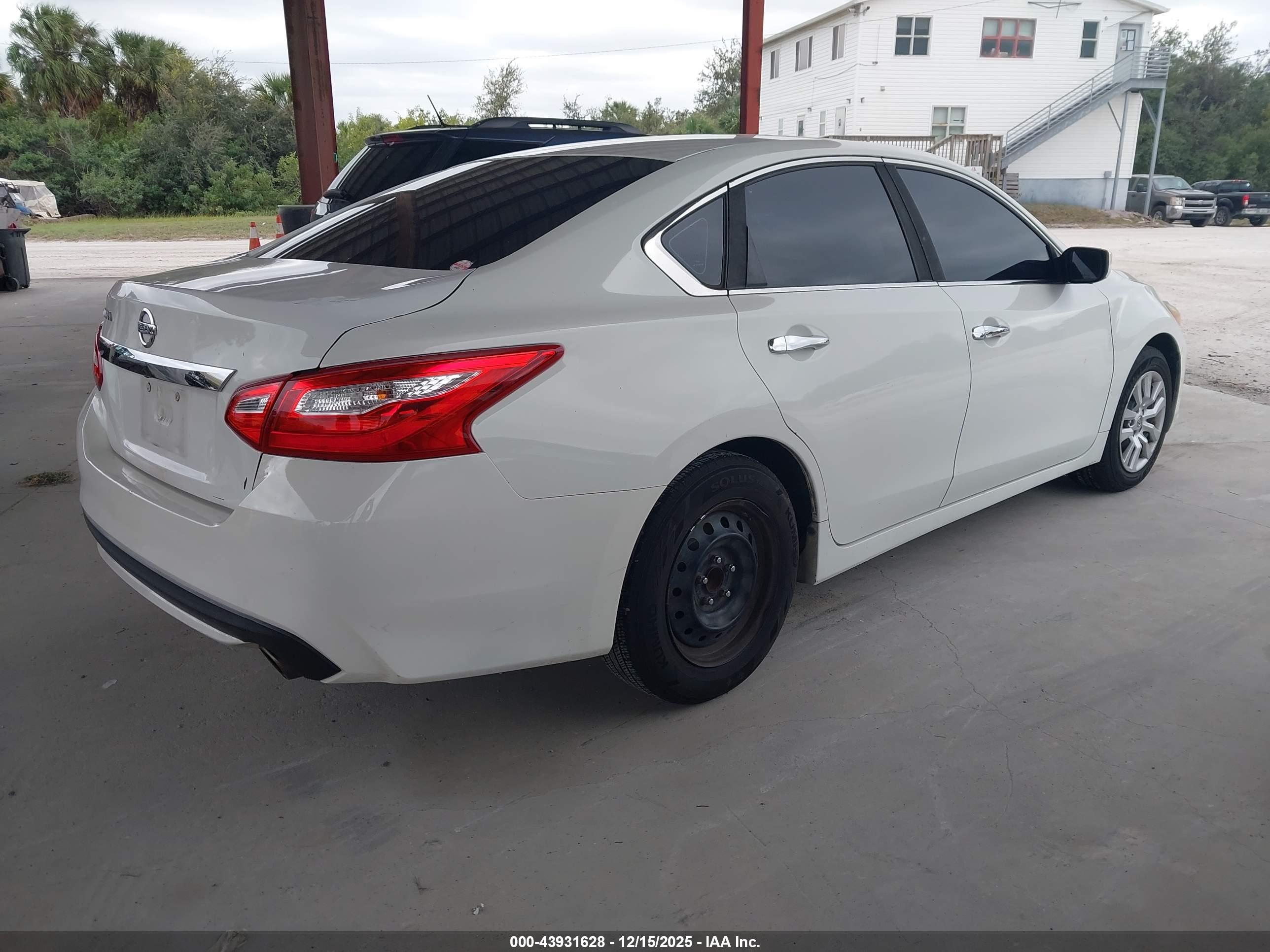 NISSAN ALTIMA image 4