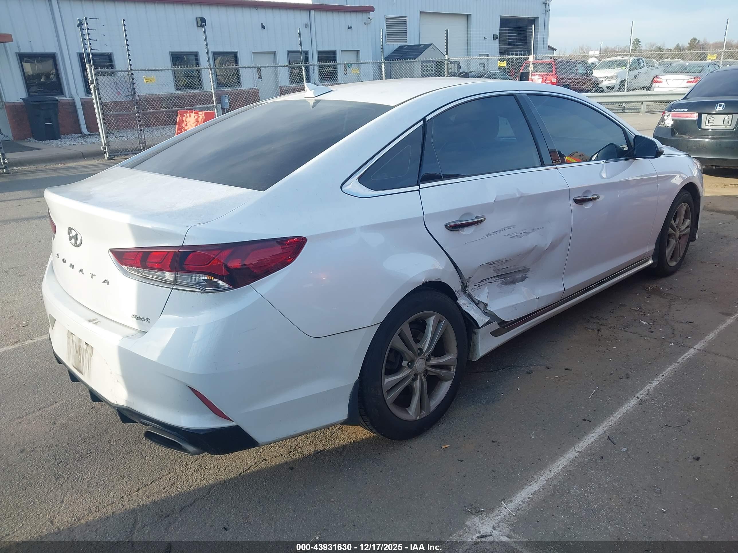 HYUNDAI SONATA image 4