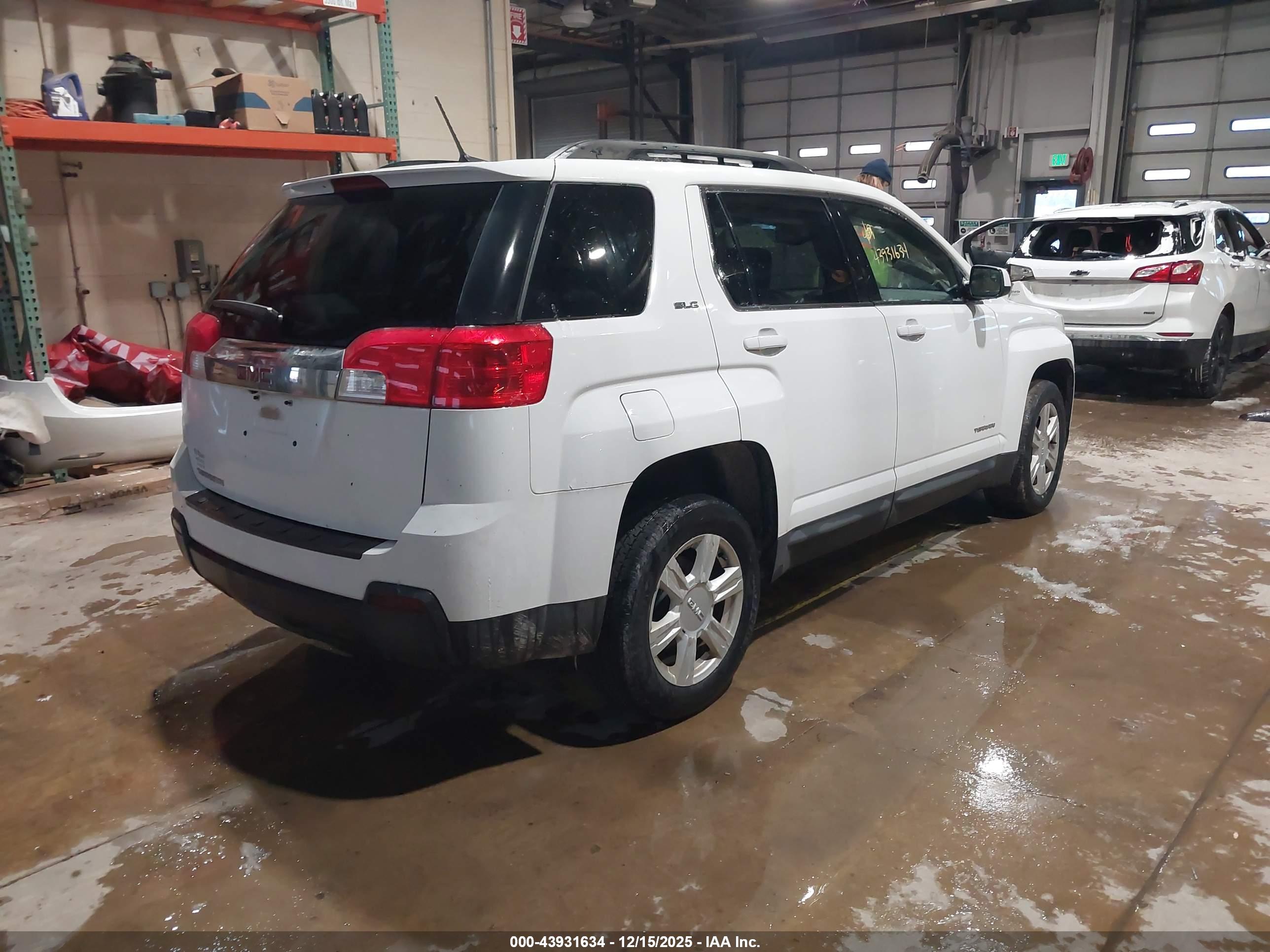 GMC TERRAIN image 4