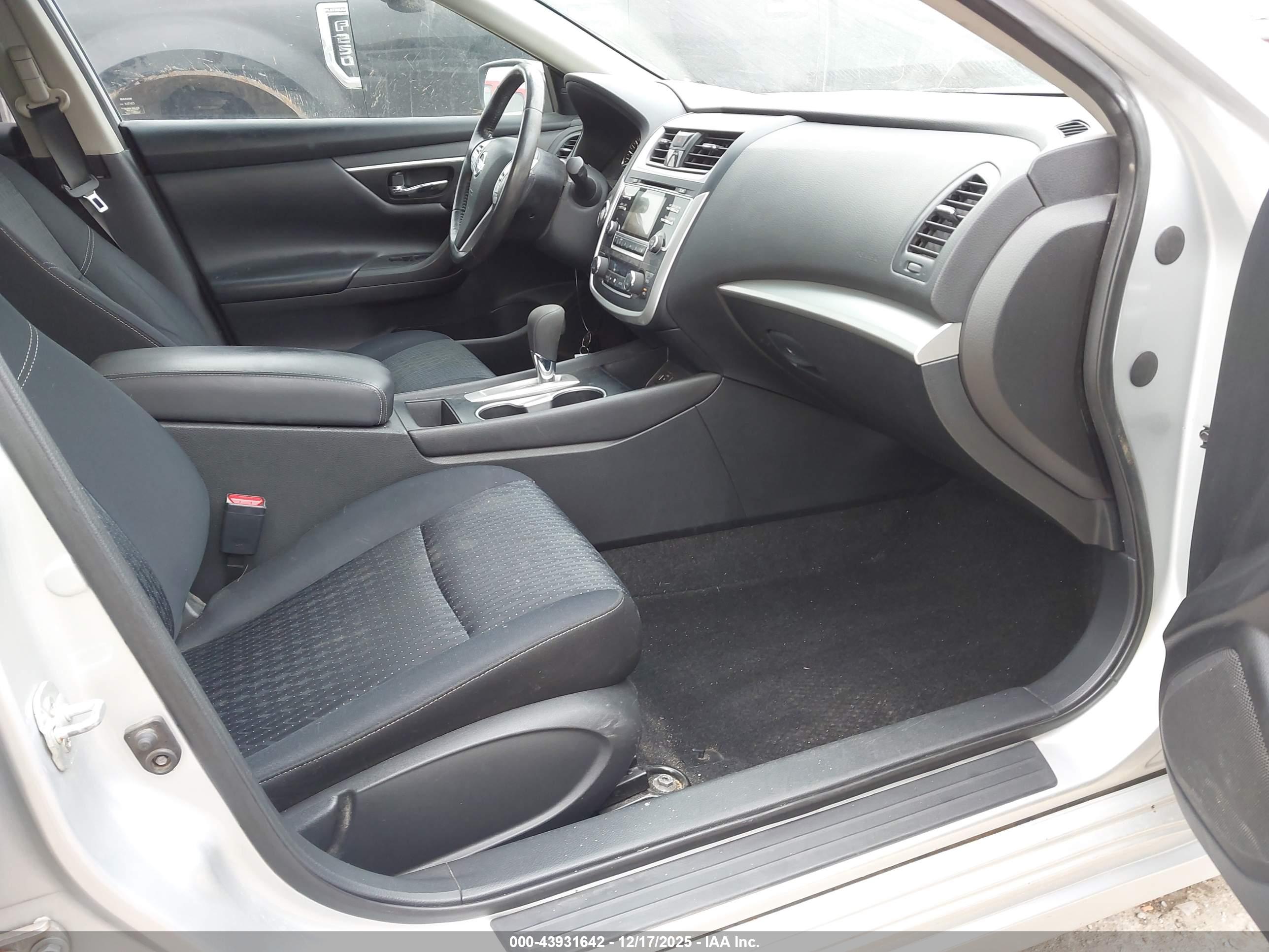 NISSAN ALTIMA image 5