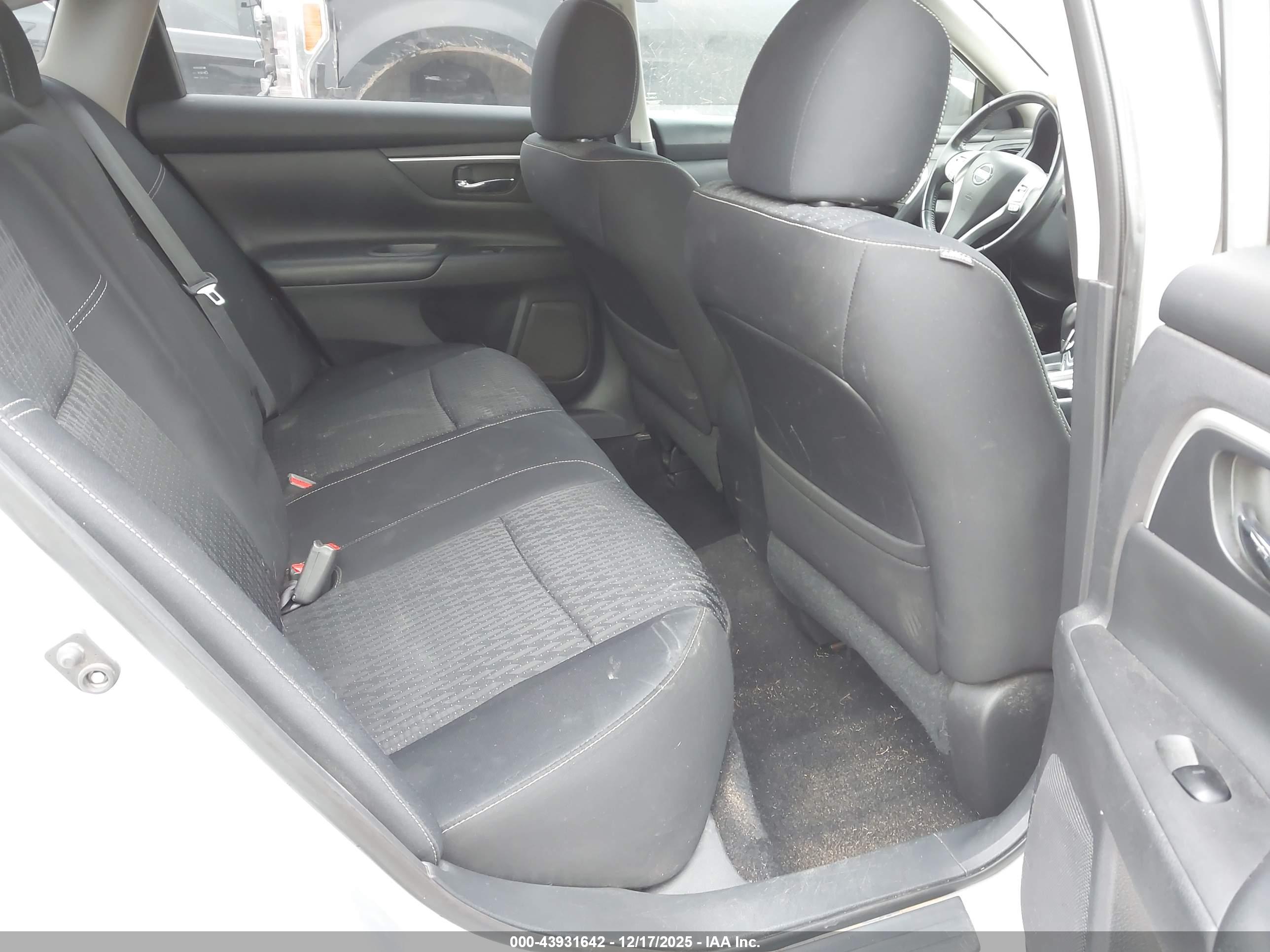 NISSAN ALTIMA image 8