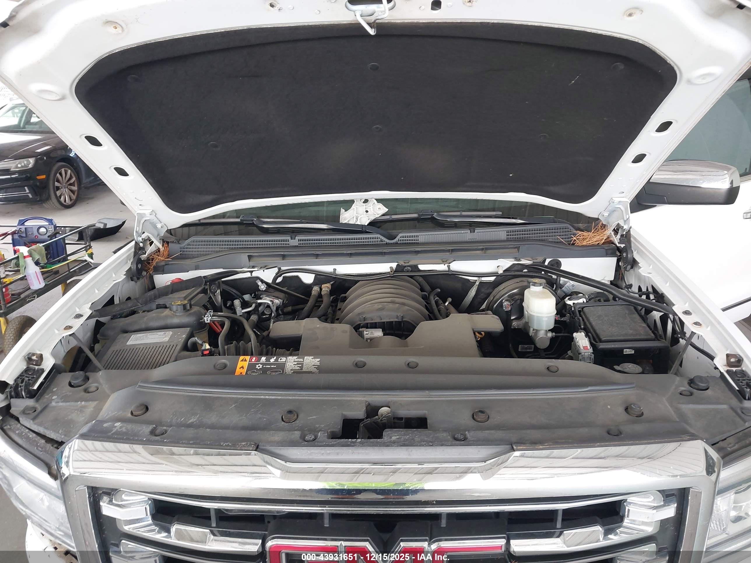 GMC SIERRA image 10