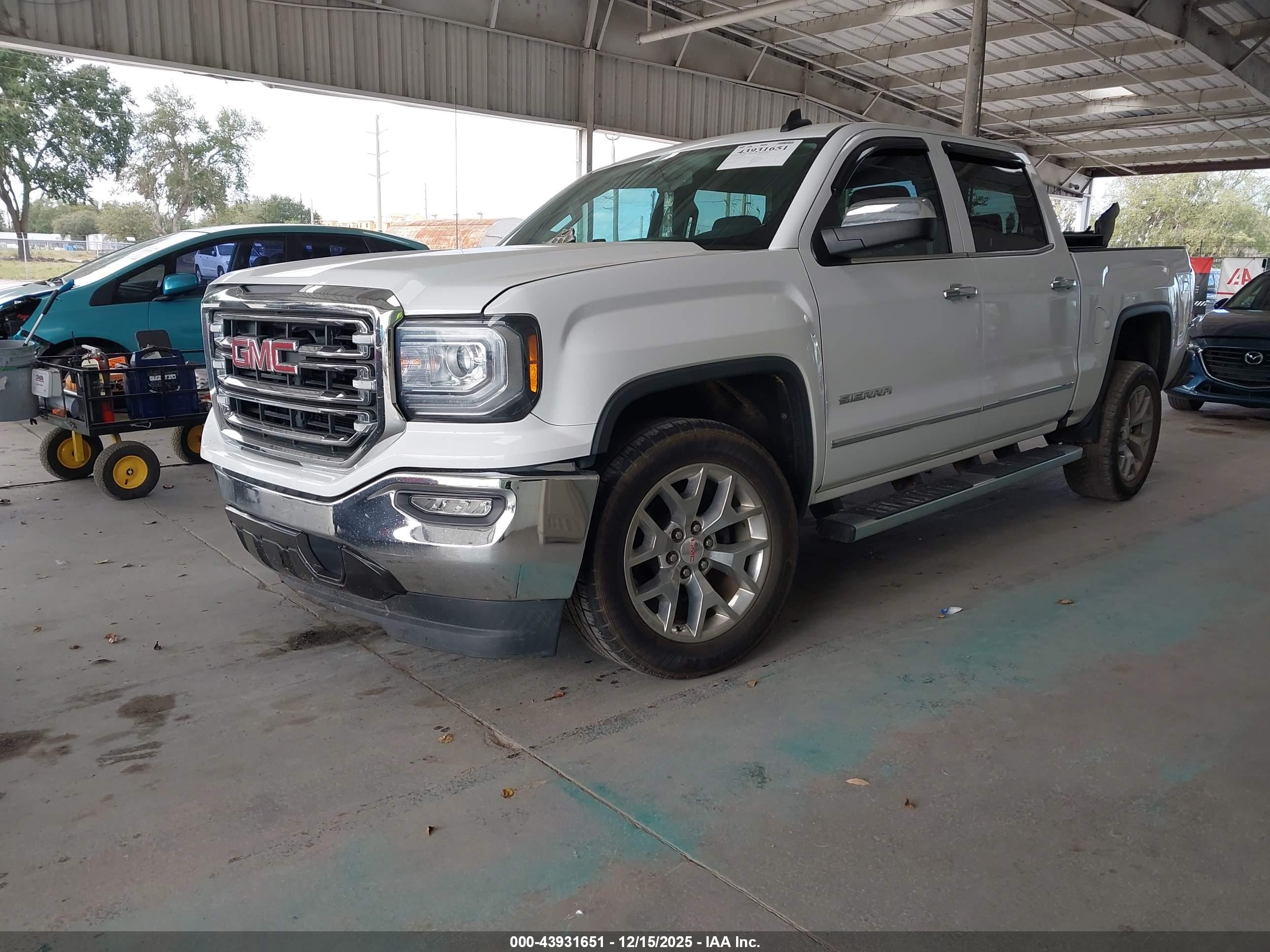 GMC SIERRA image 2