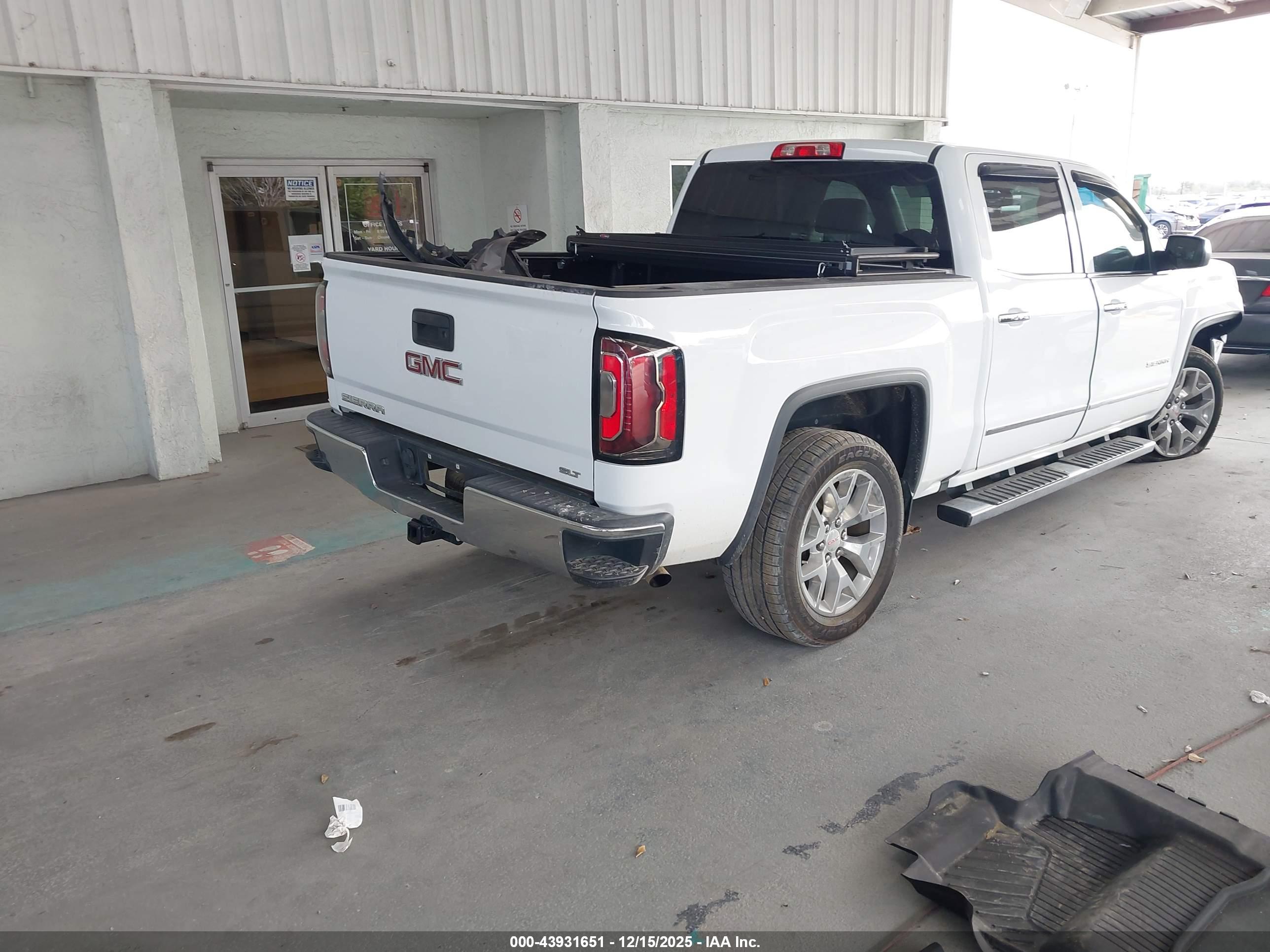 GMC SIERRA image 4