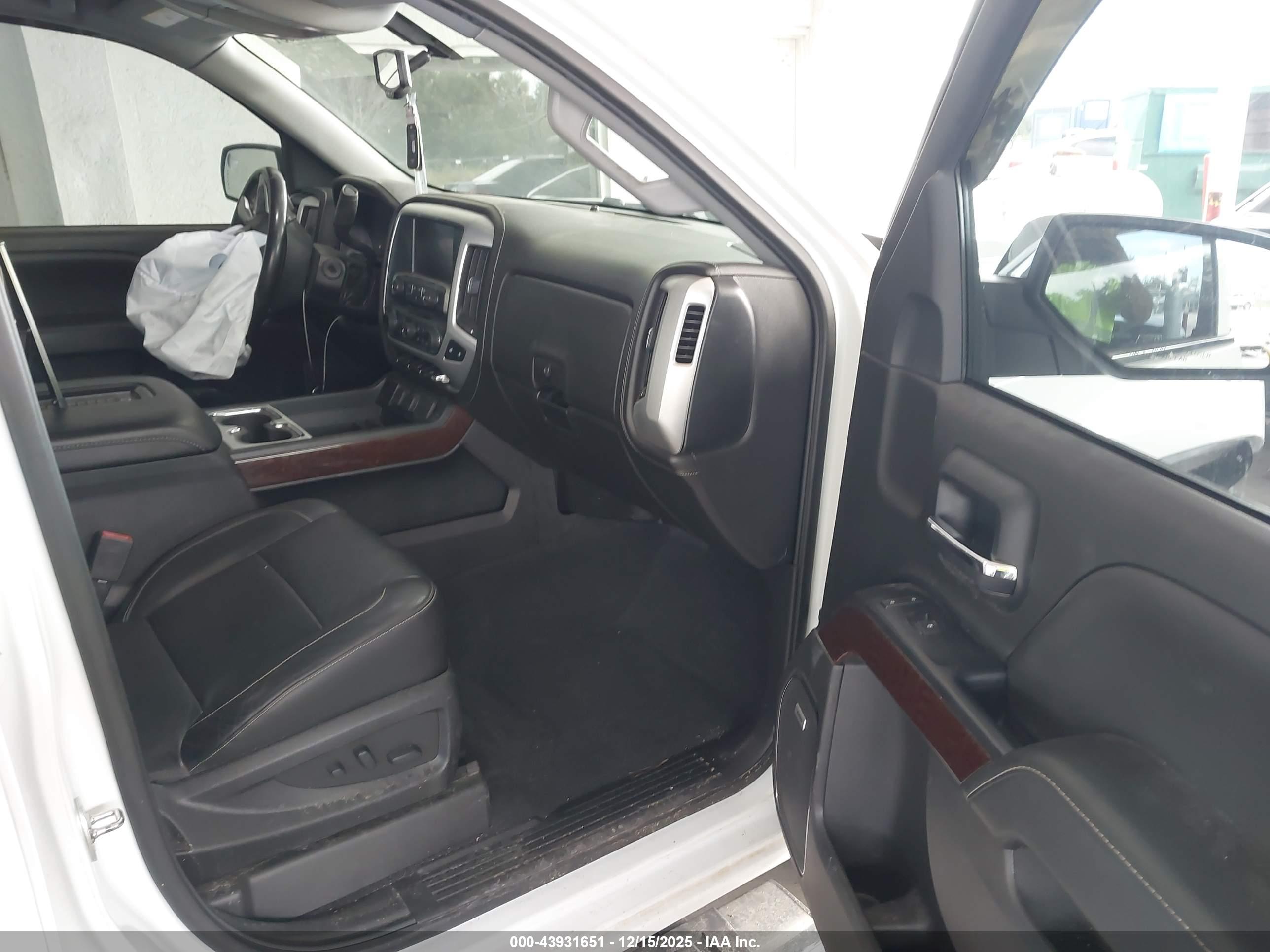 GMC SIERRA image 5