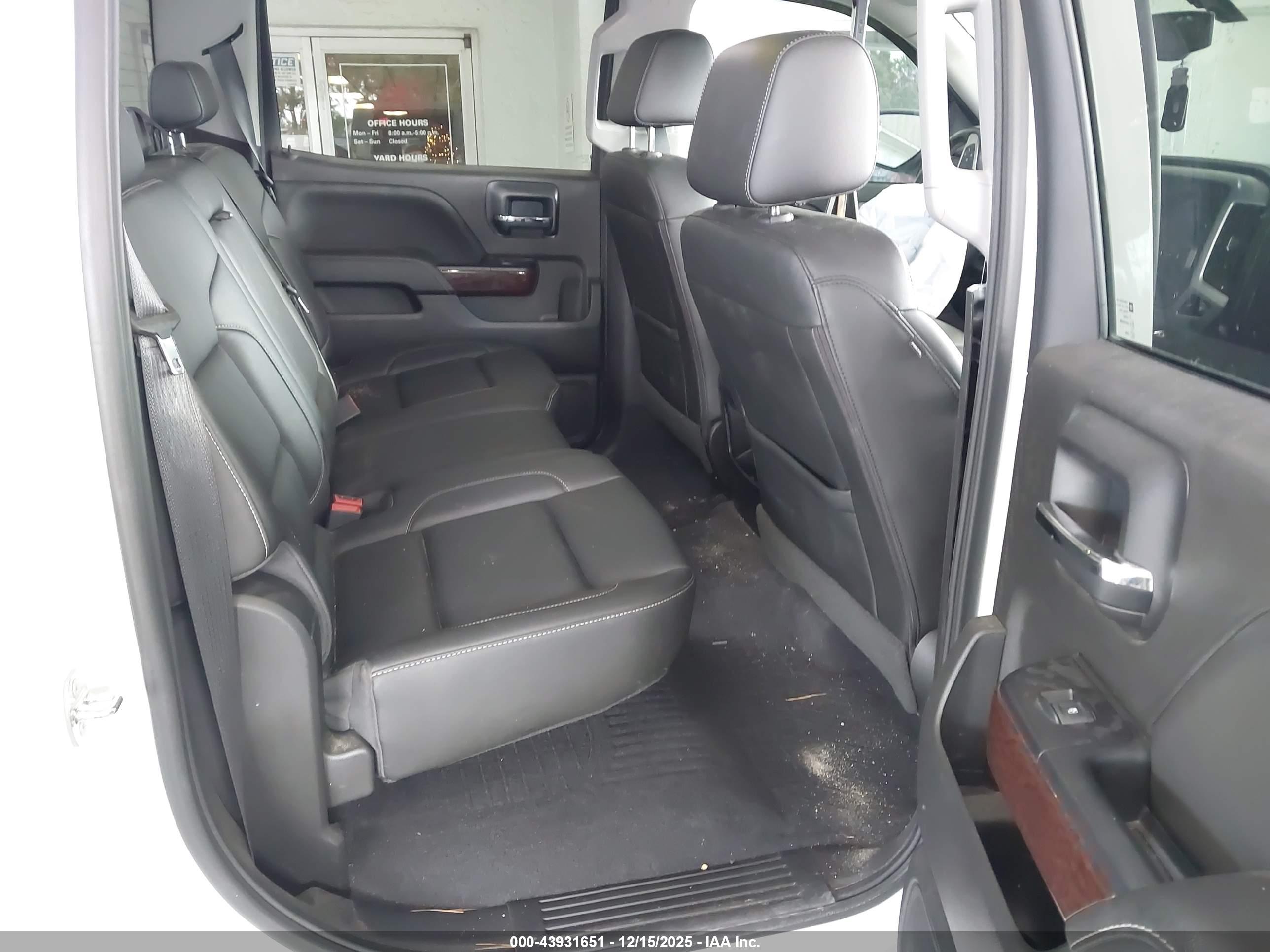 GMC SIERRA image 8
