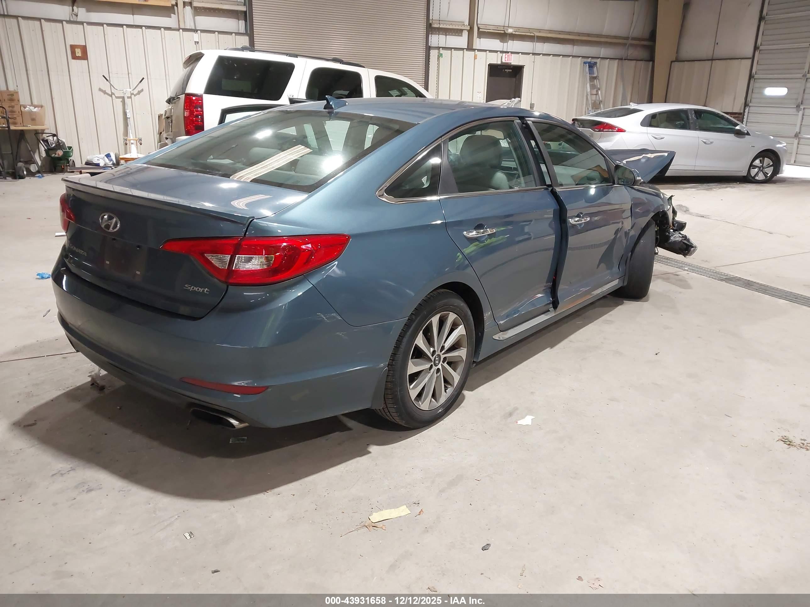 HYUNDAI SONATA image 4