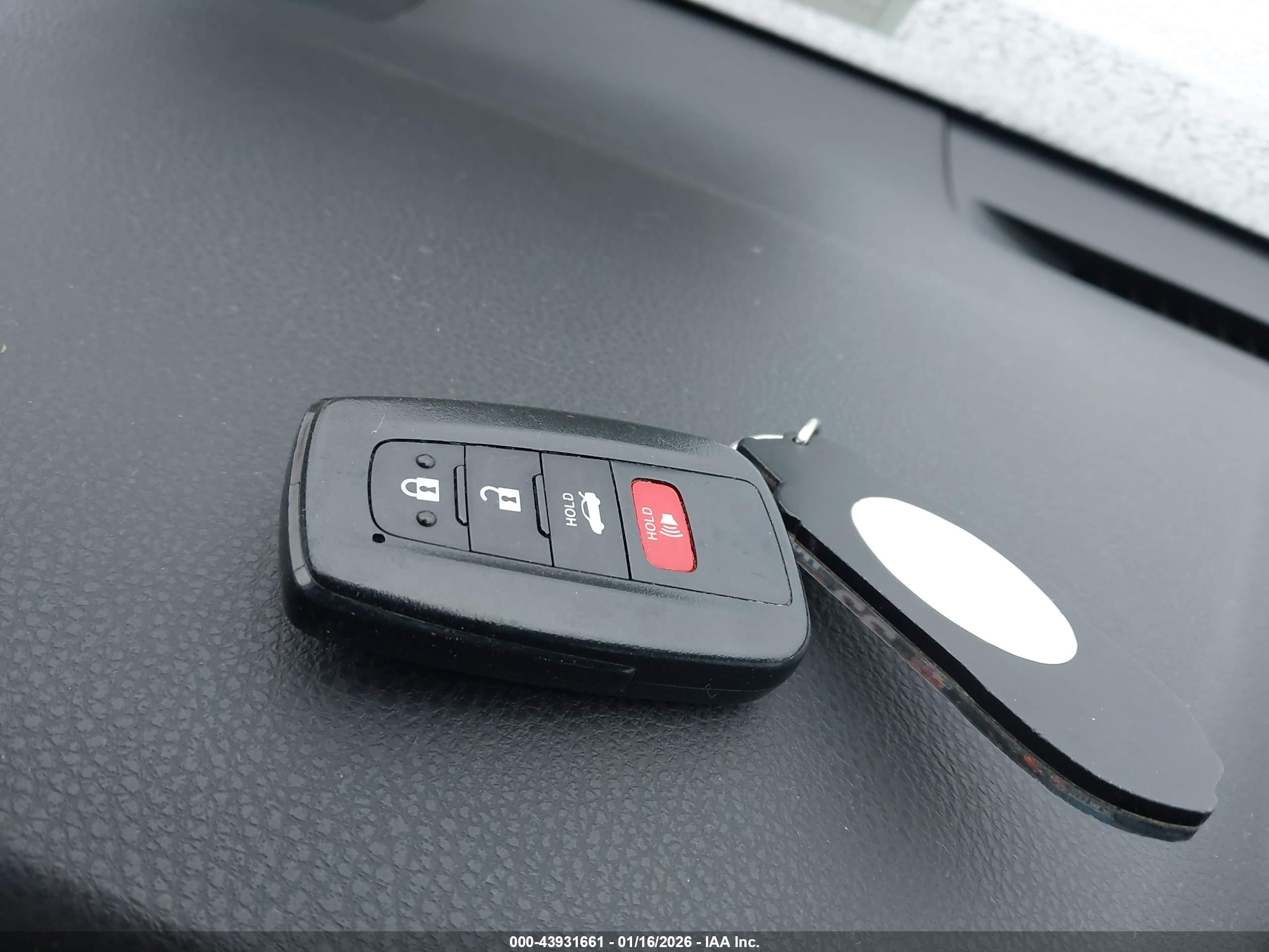 TOYOTA CAMRY image 11