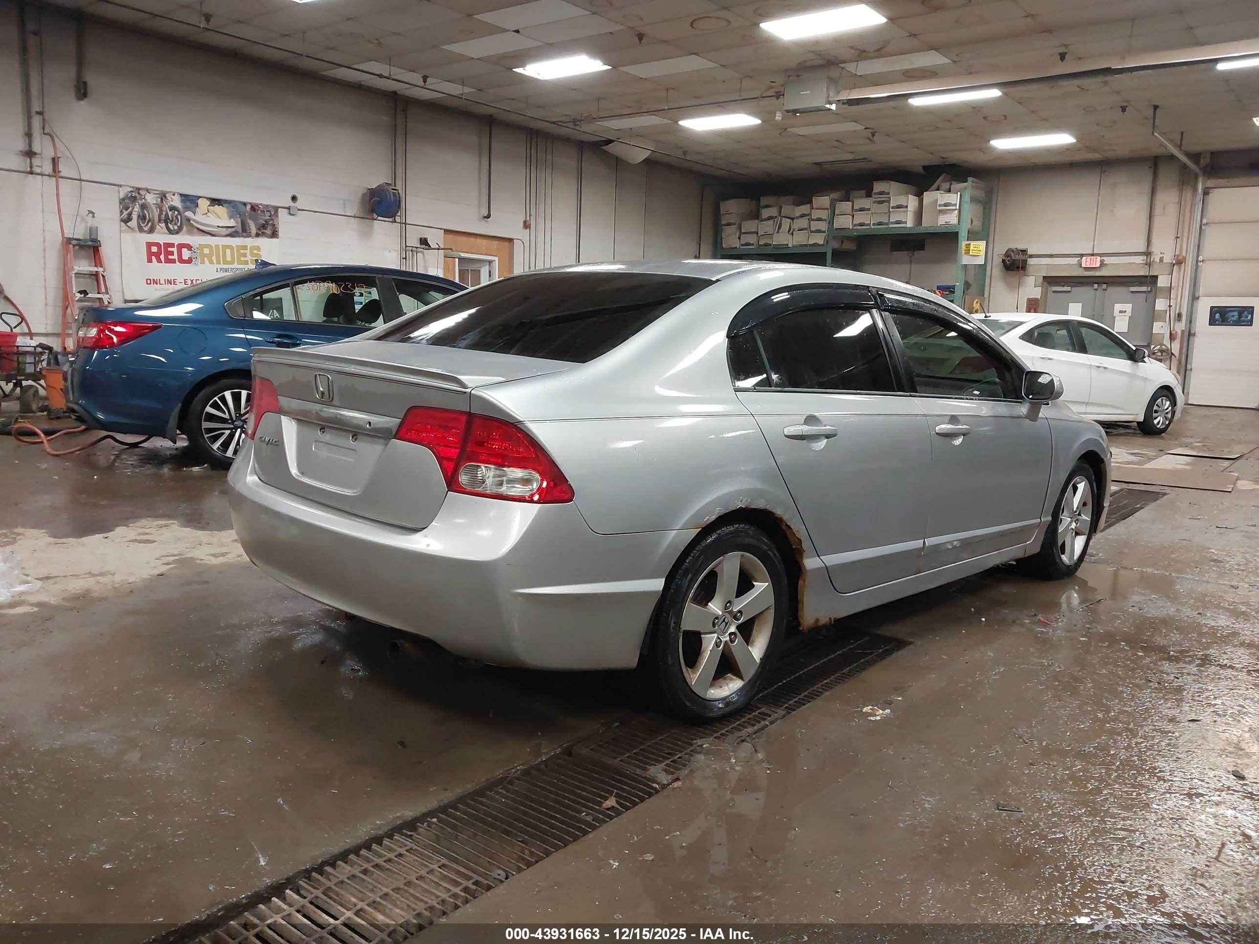 HONDA CIVIC image 4