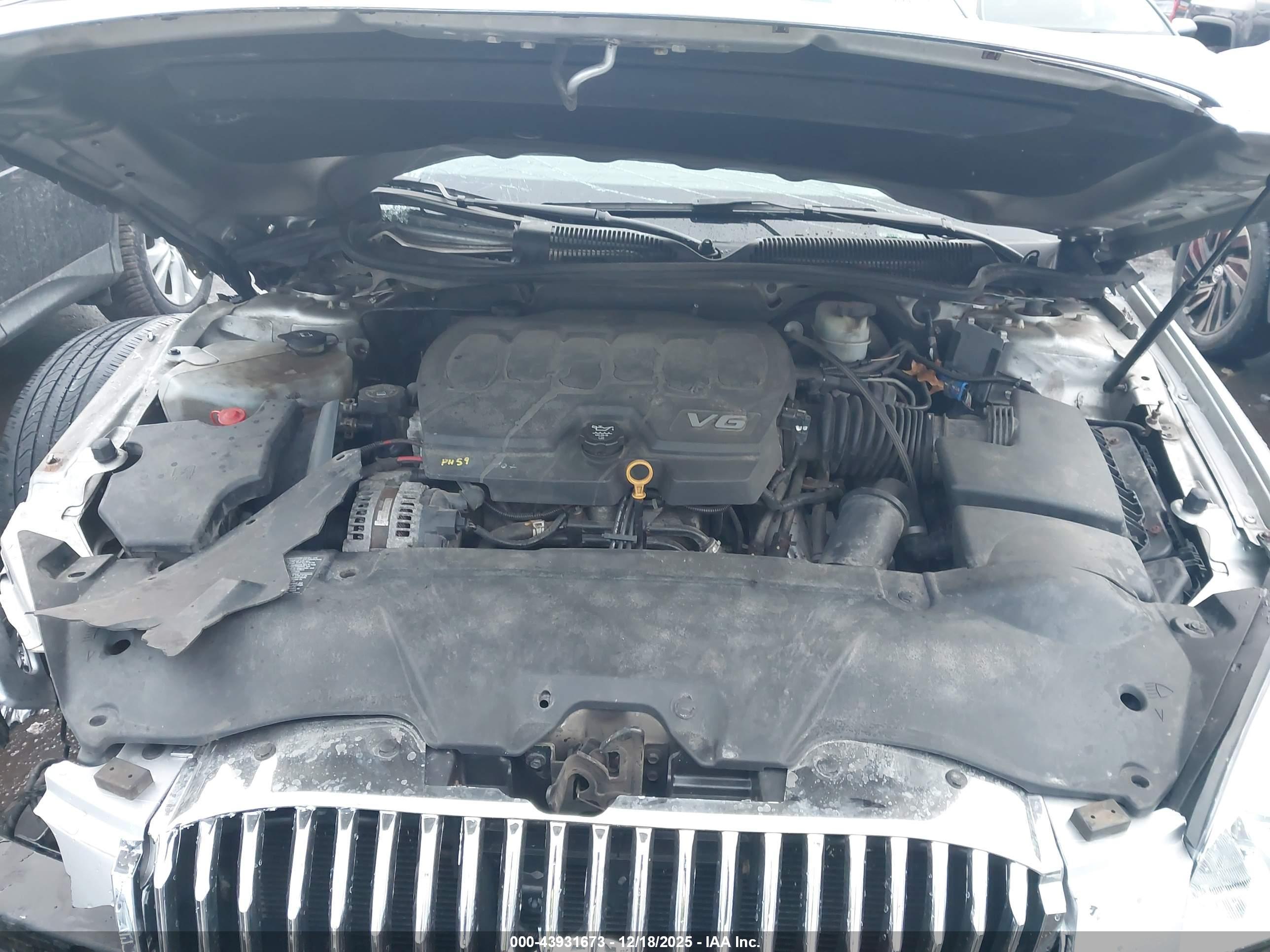 BUICK LUCERNE image 10