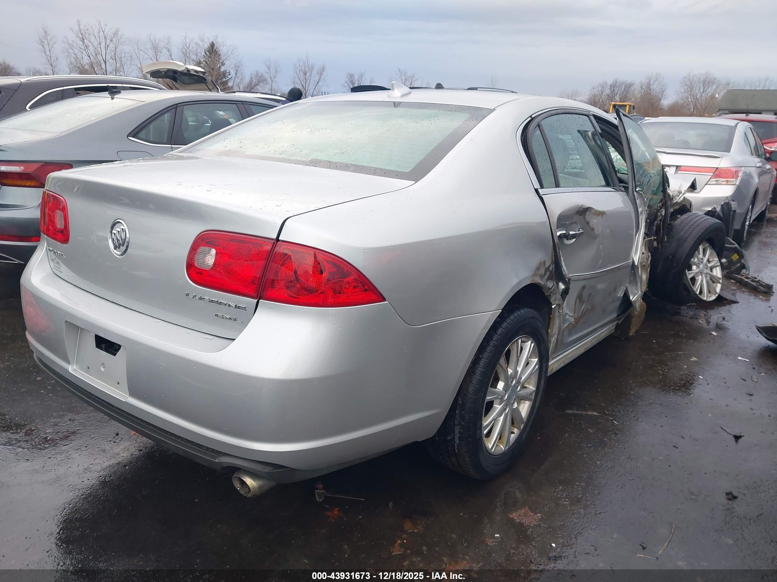 BUICK LUCERNE image 4