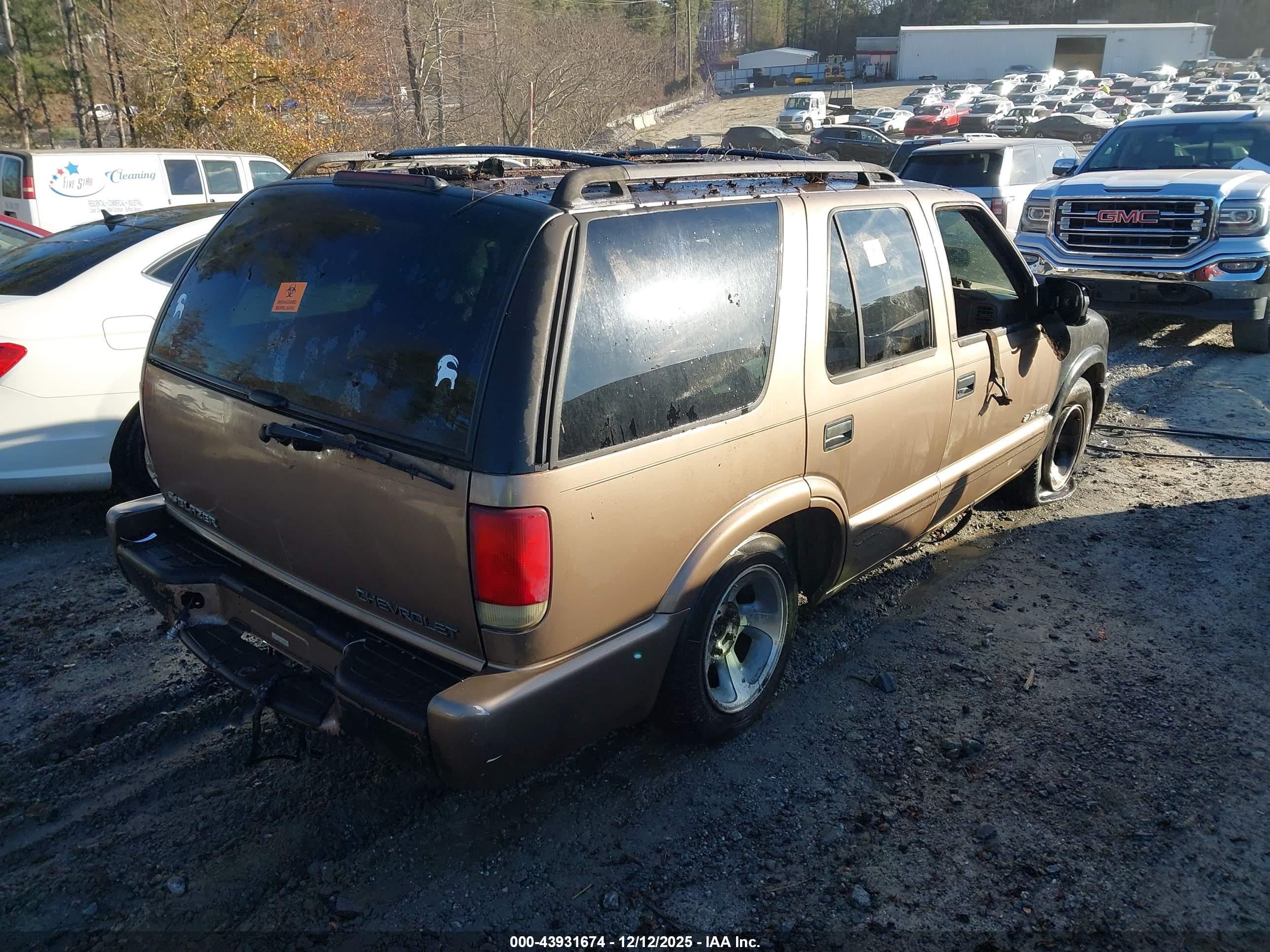 CHEVROLET BLAZER image 4